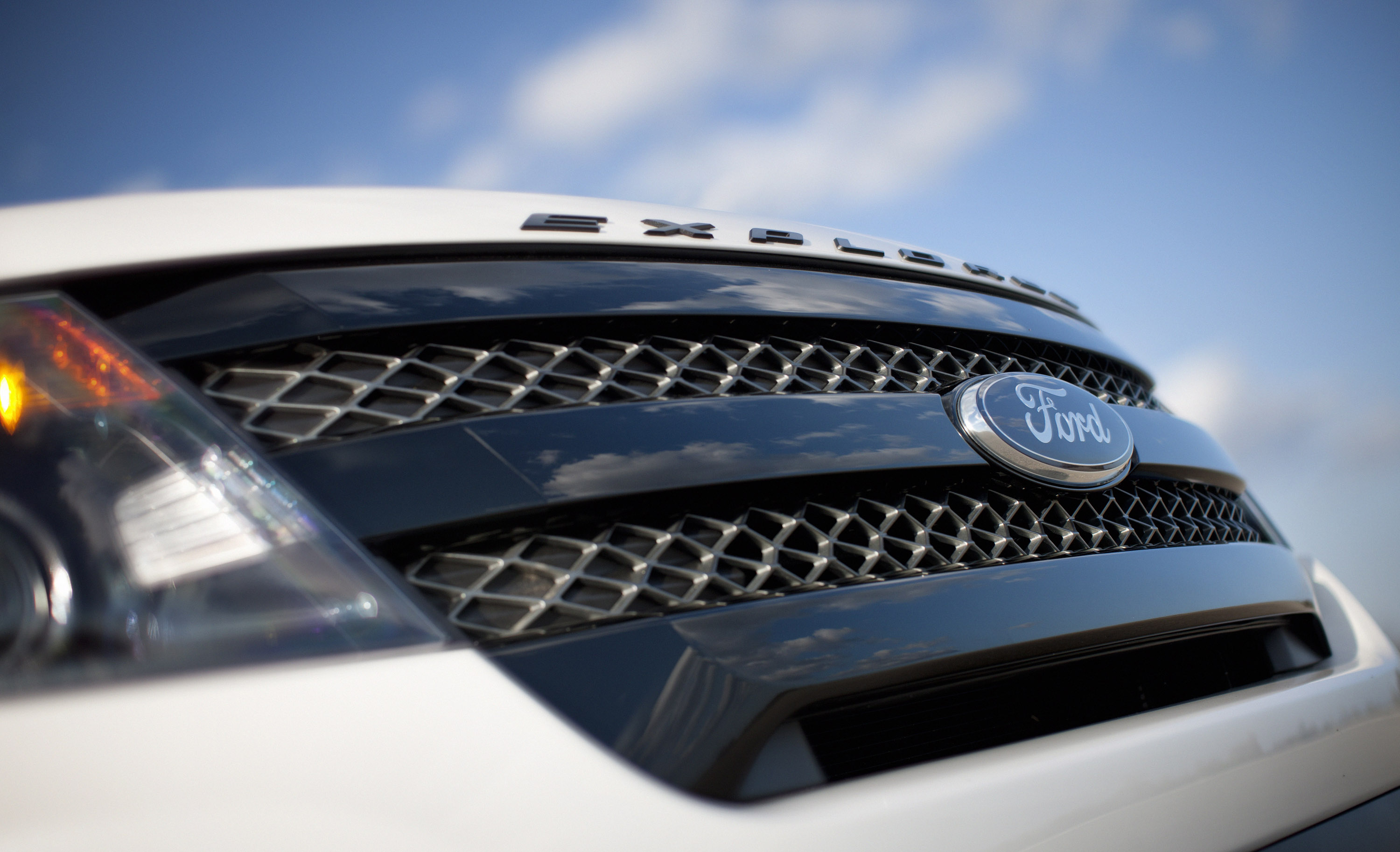 Ford Explorer Sport photo #26