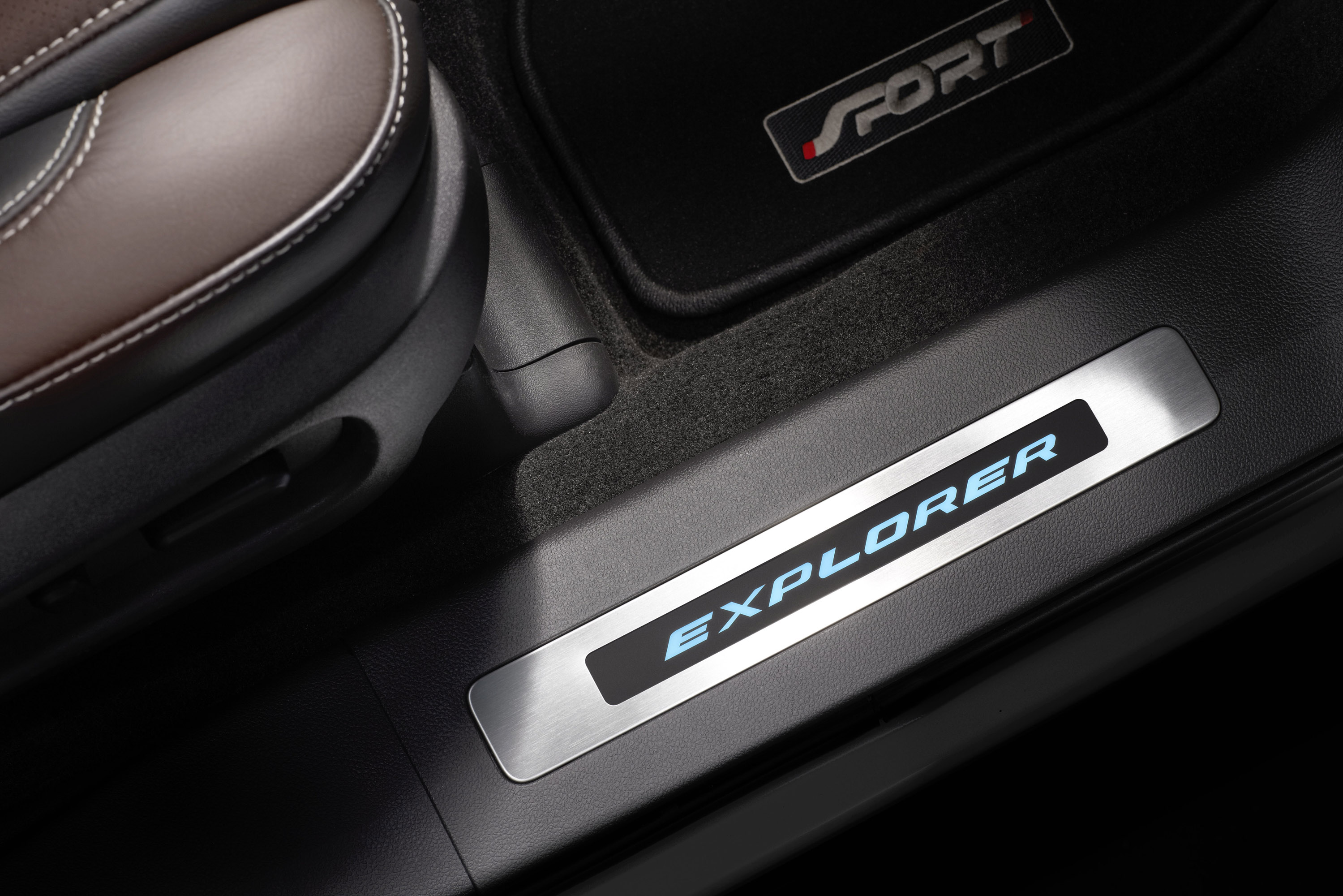 Ford Explorer Sport photo #32