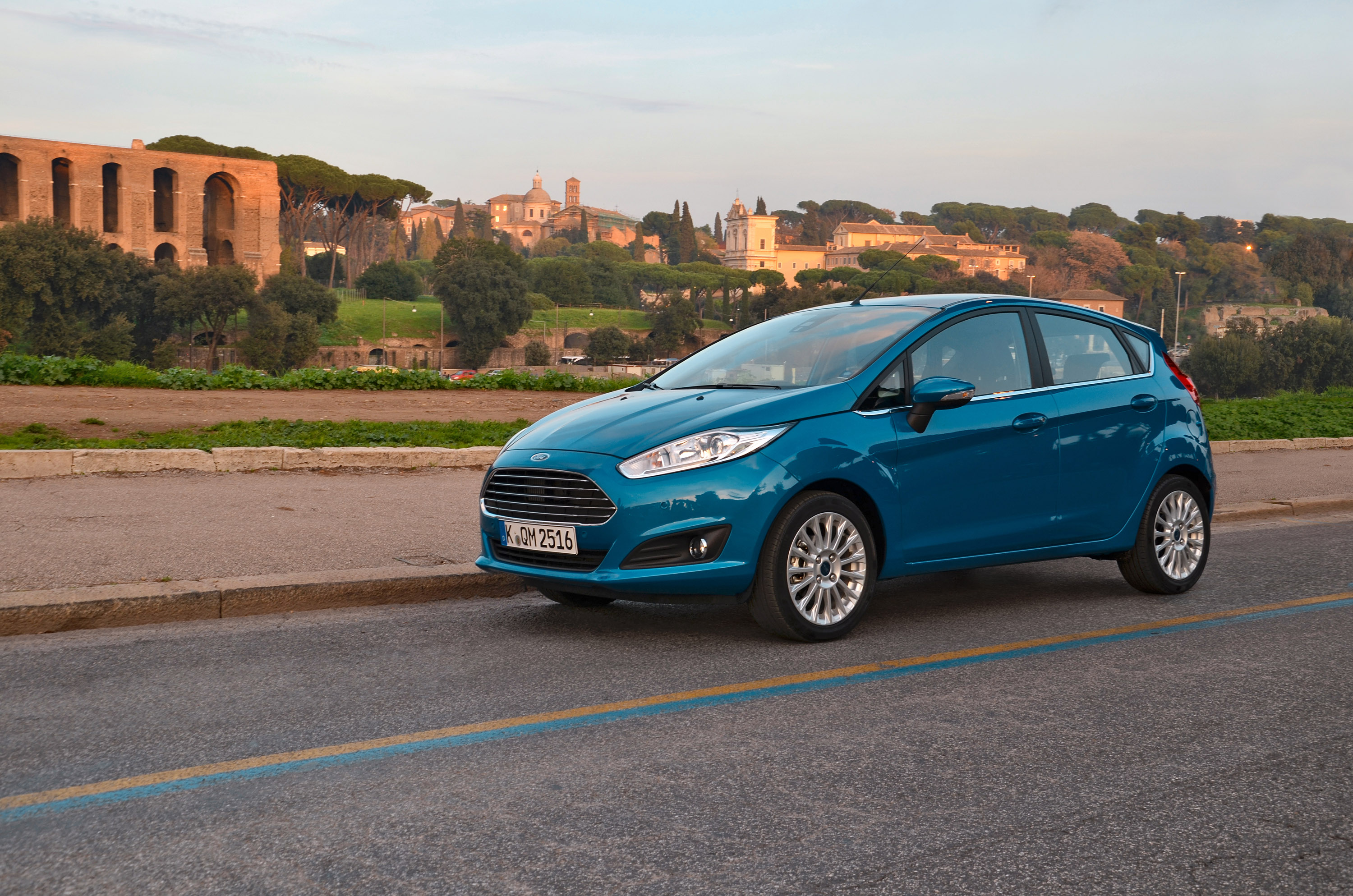2013 Ford Fiesta - HD Pictures @ carsinvasion.com