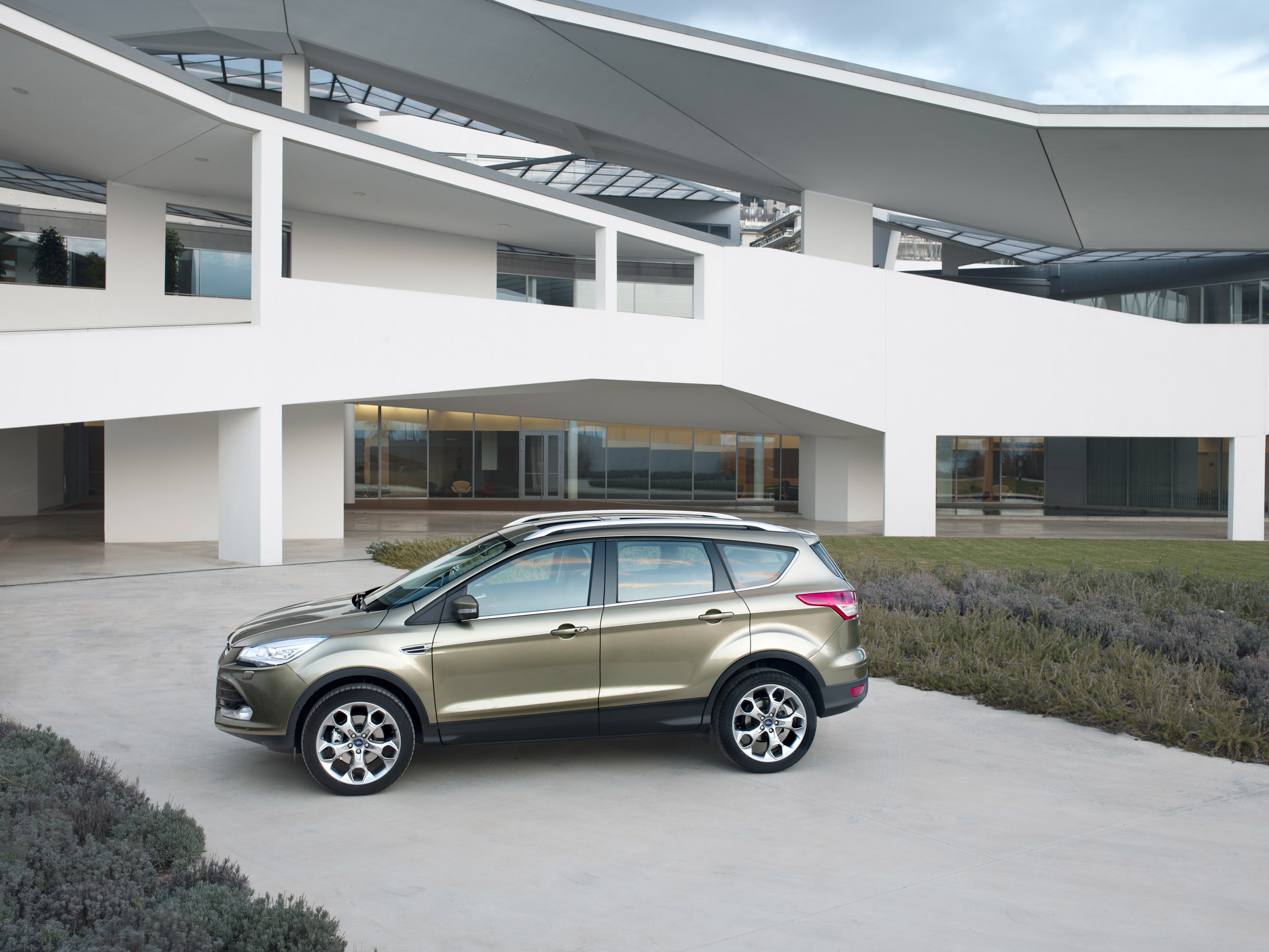 Ford Kuga photo #2