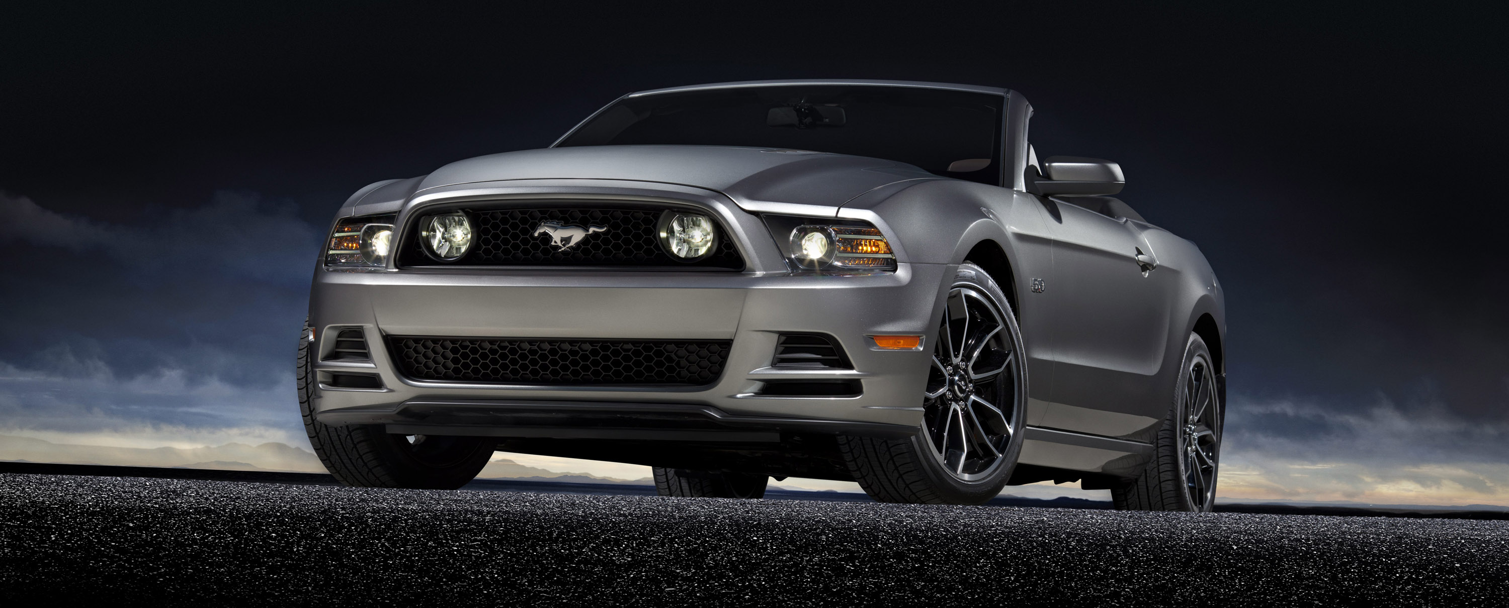 Ford Mustang GT photo #1