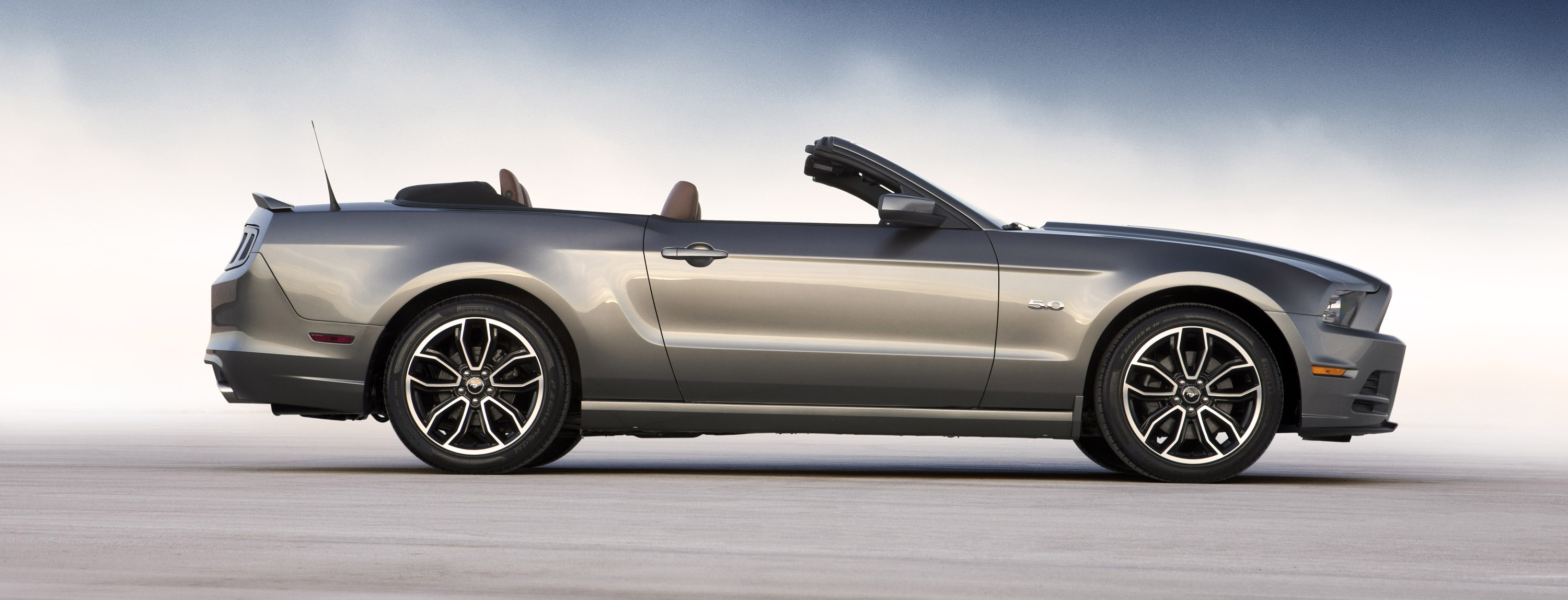 Ford Mustang GT photo #12