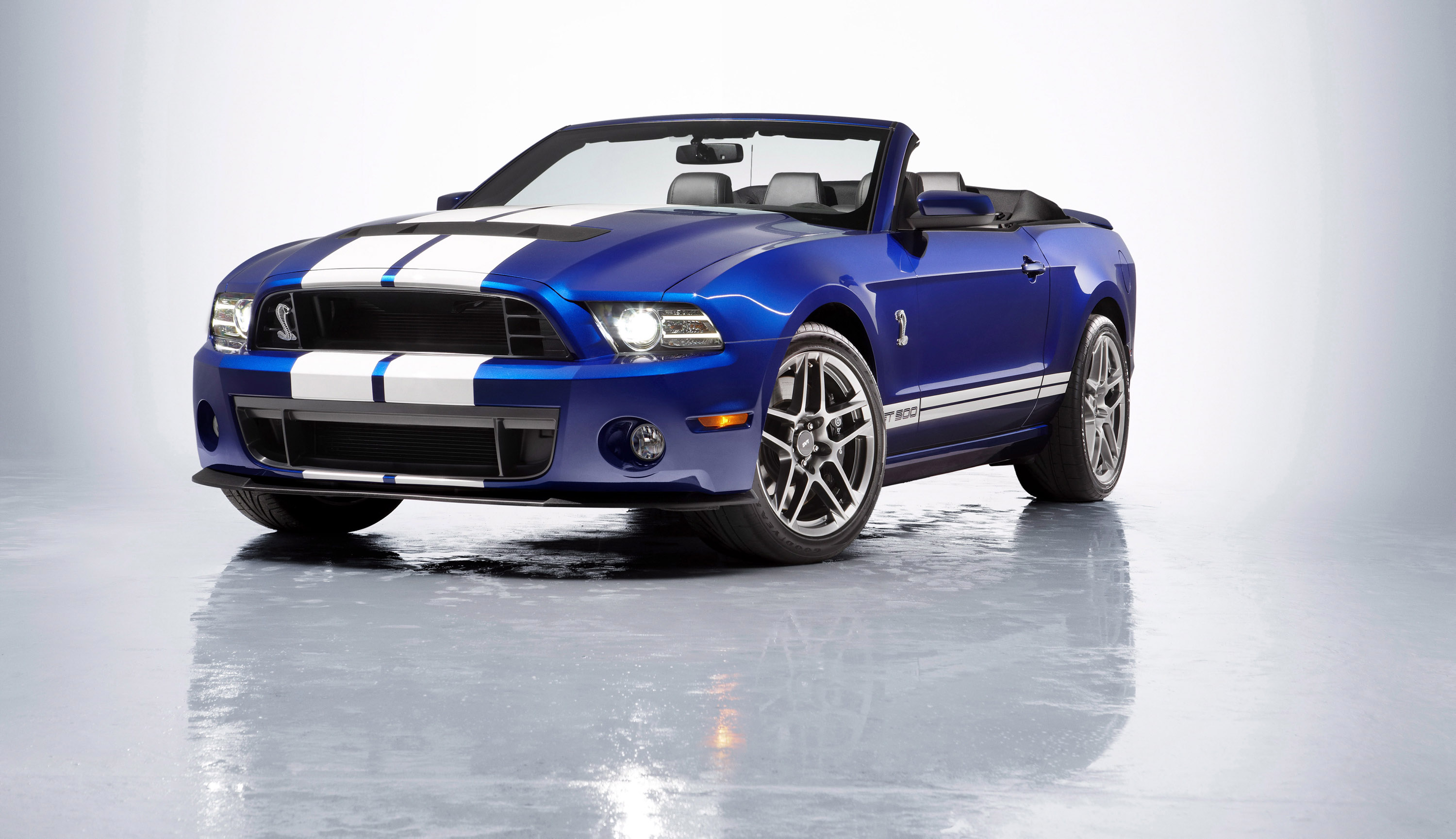 Ford Mustang Shelby GT500 Convertible photo #1