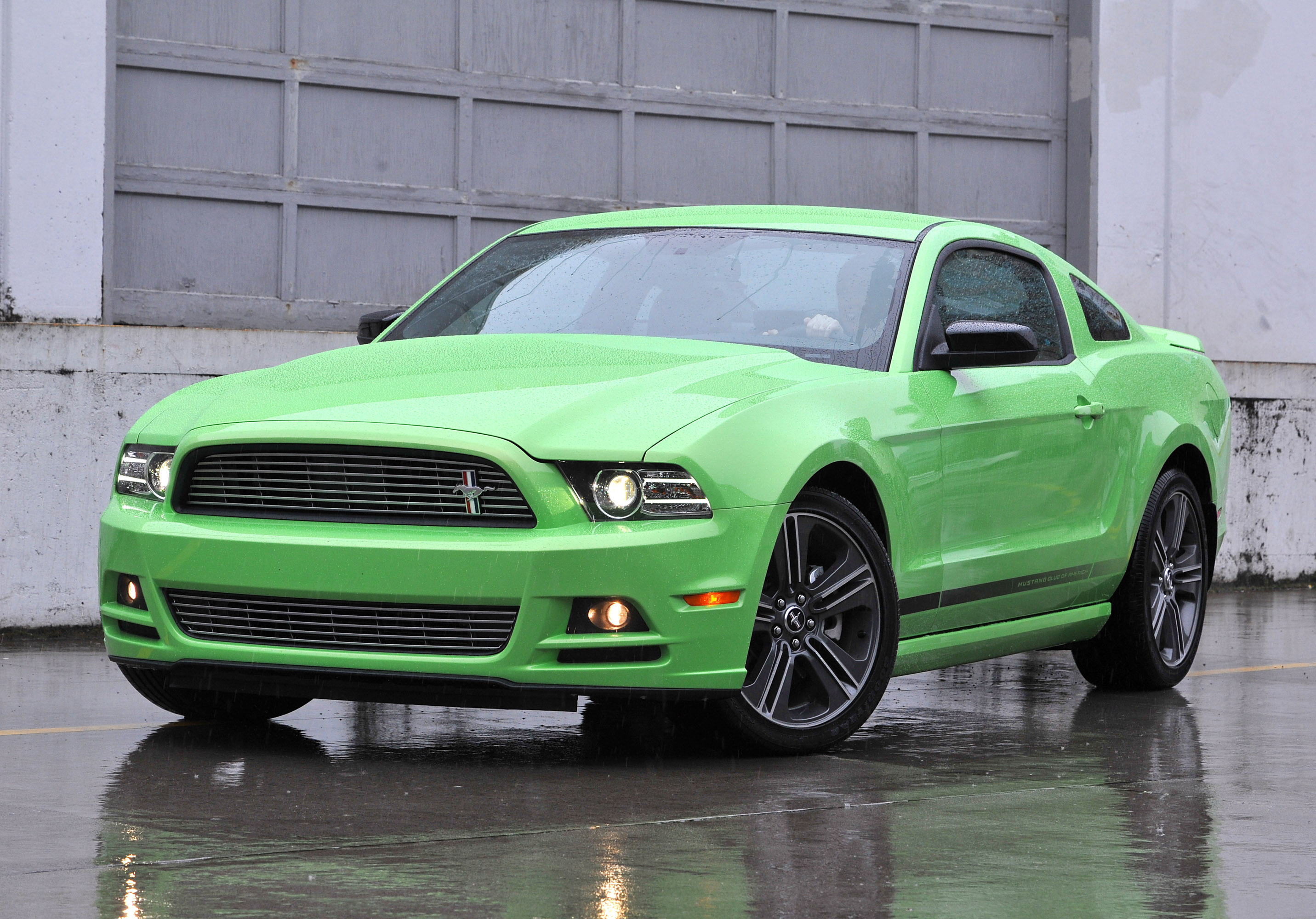 Ford Mustang photo #19
