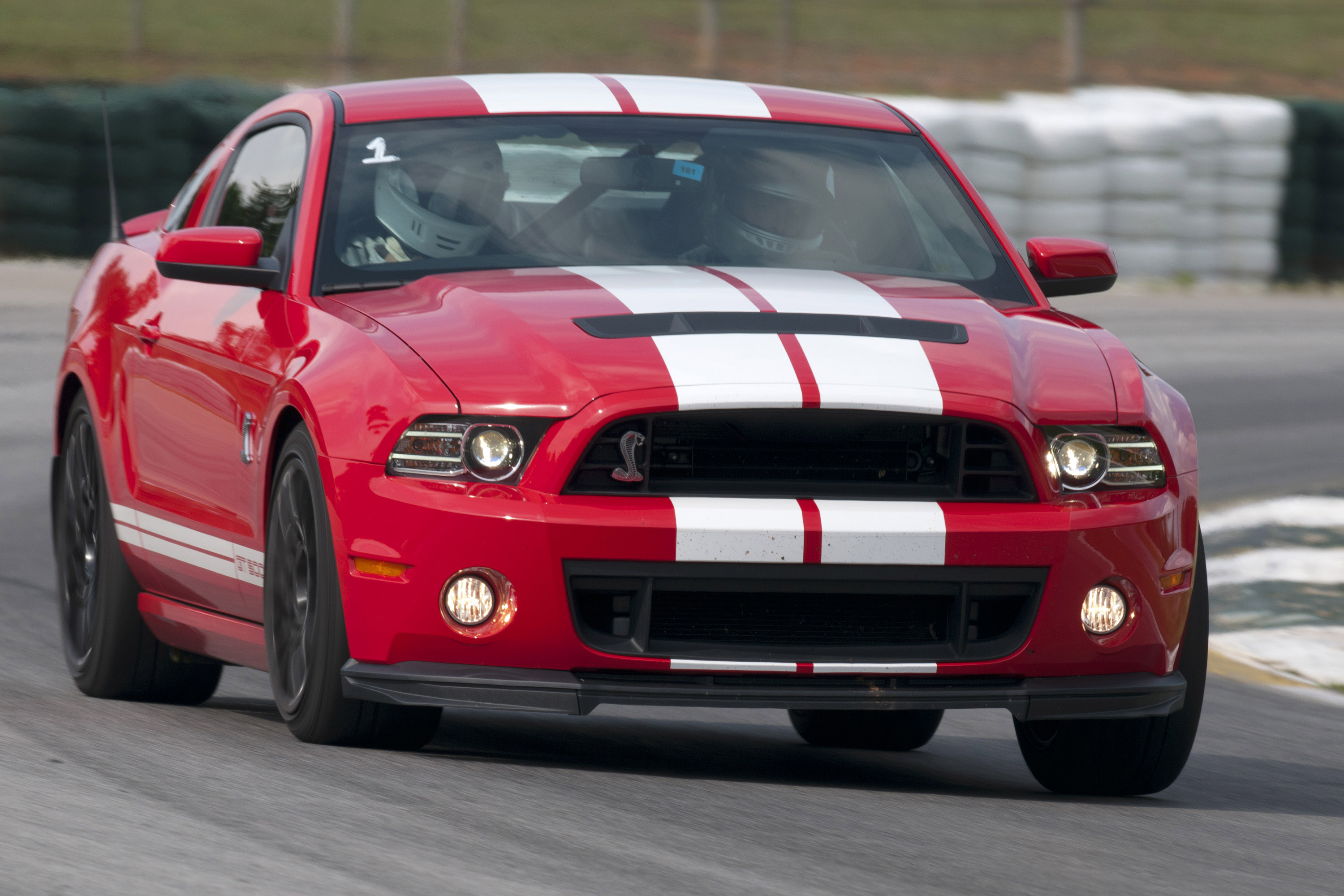 Разгон мустанга. Форд Мустанг ГТ 500. Форд Мустанг ГТ 500 Шелби. Ford Shelby gt500. Форд Мустанг gt 500 2013.