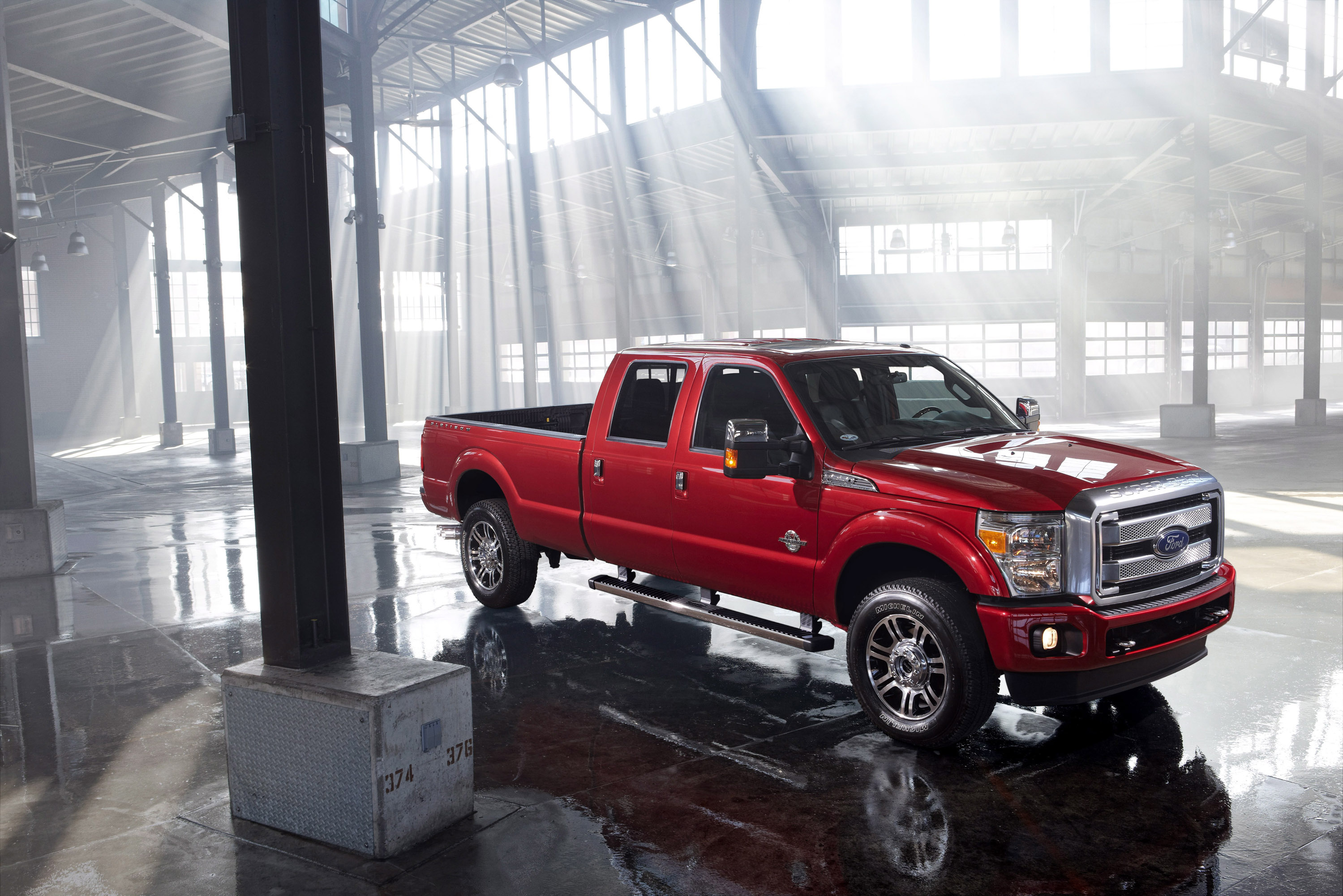 Ford Super Duty Platinum photo #3