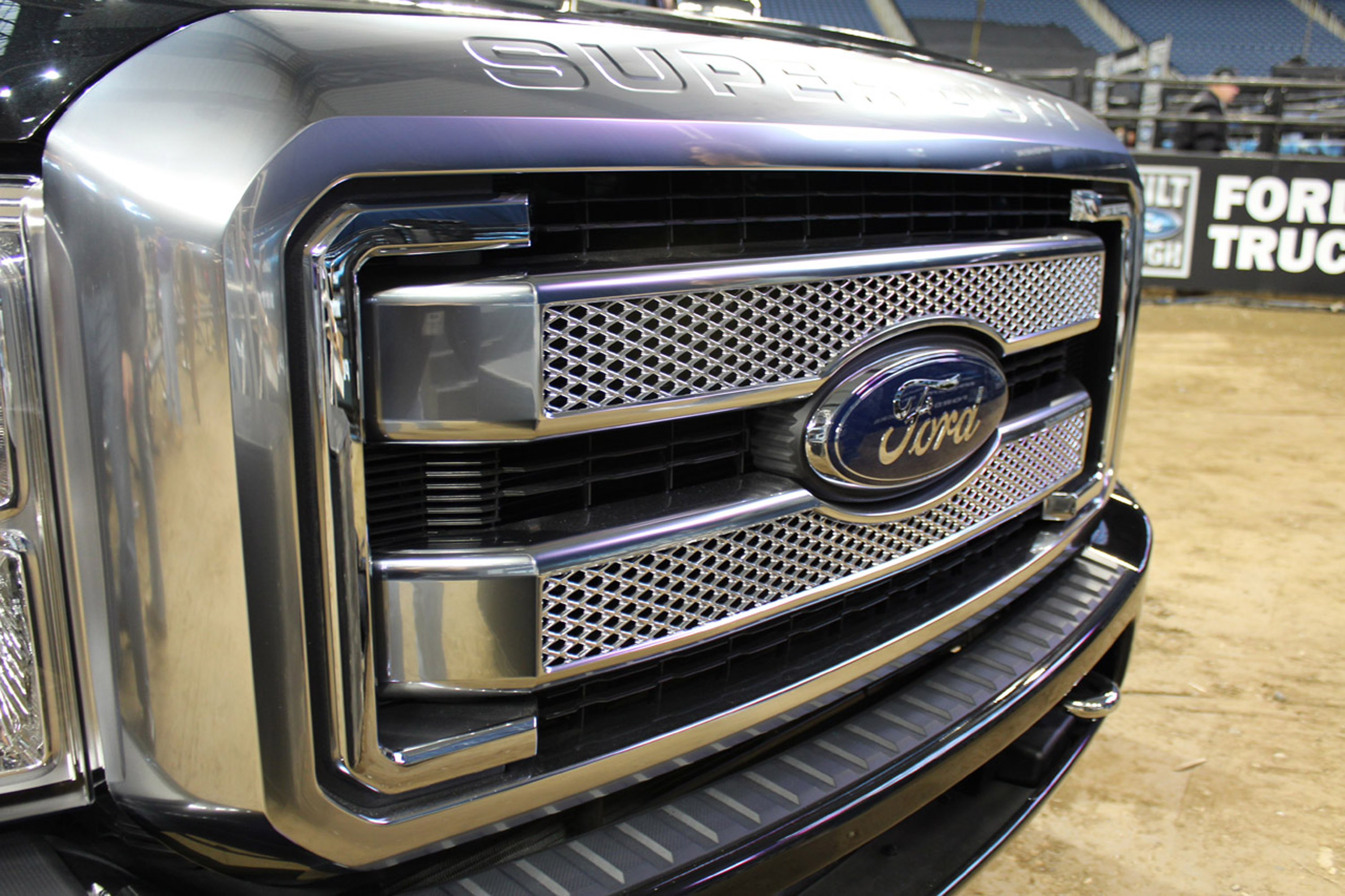 Ford Super Duty Platinum photo #21
