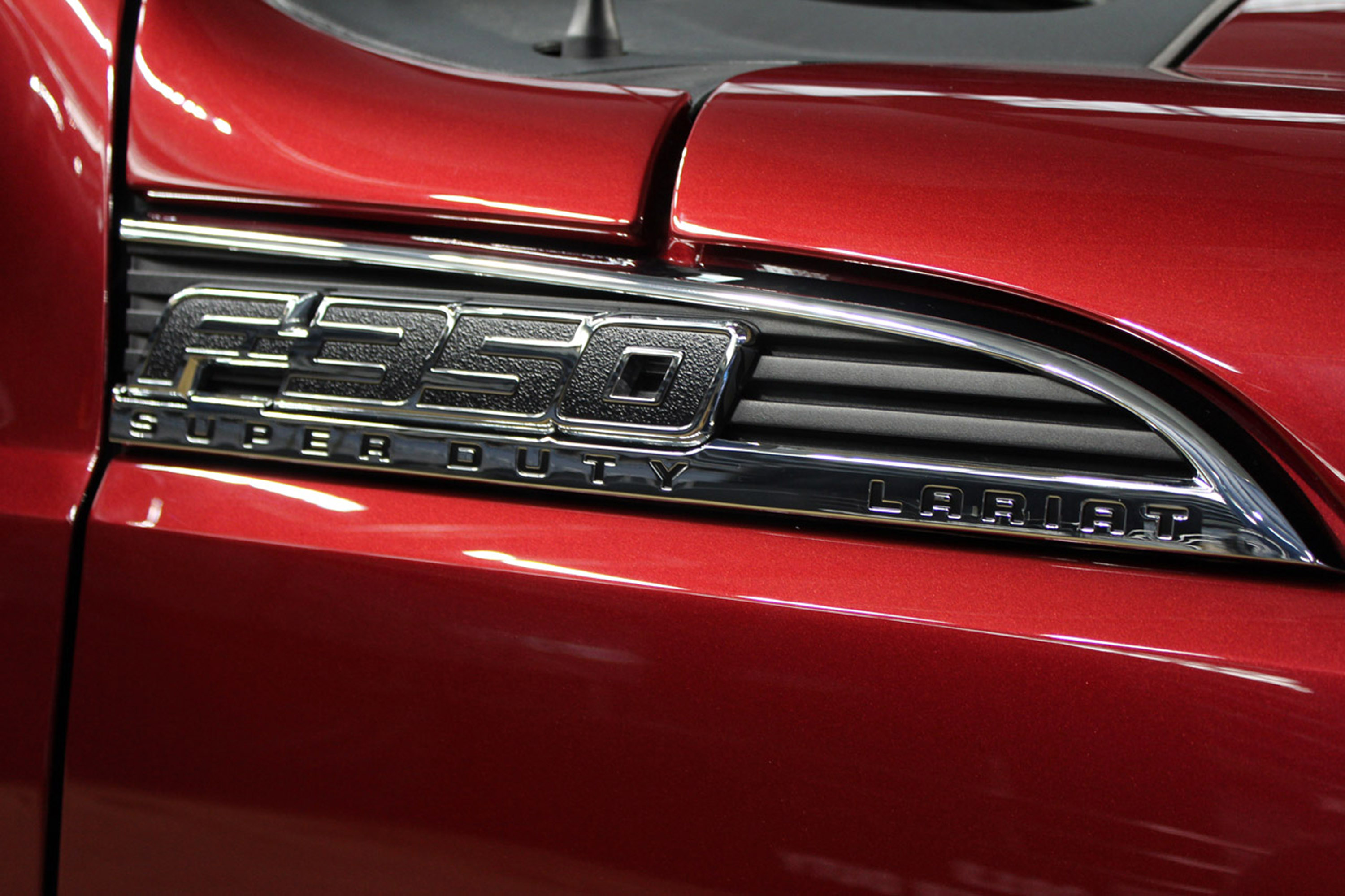 Ford Super Duty Platinum photo #23