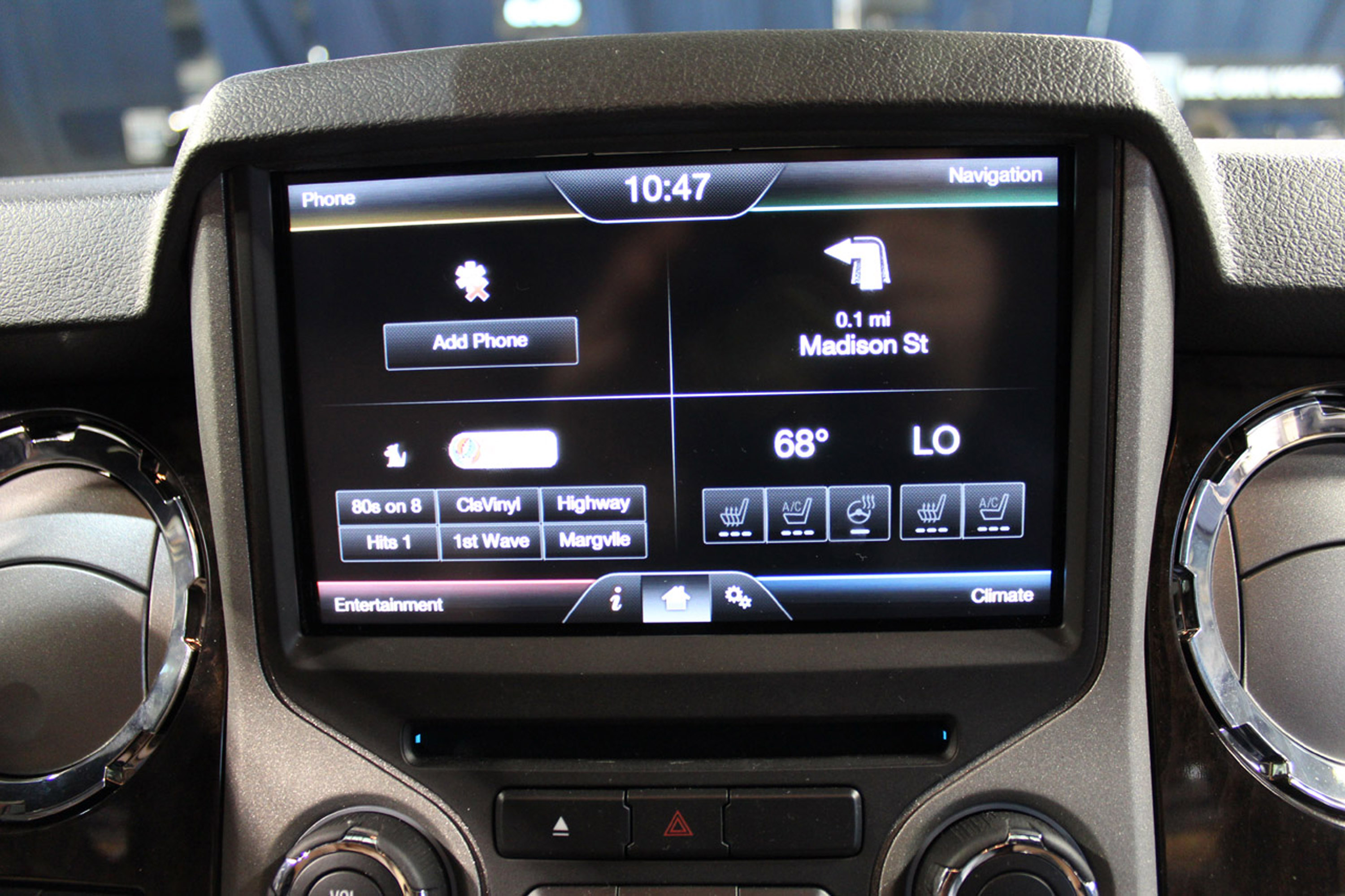 Ford Super Duty Platinum photo #40