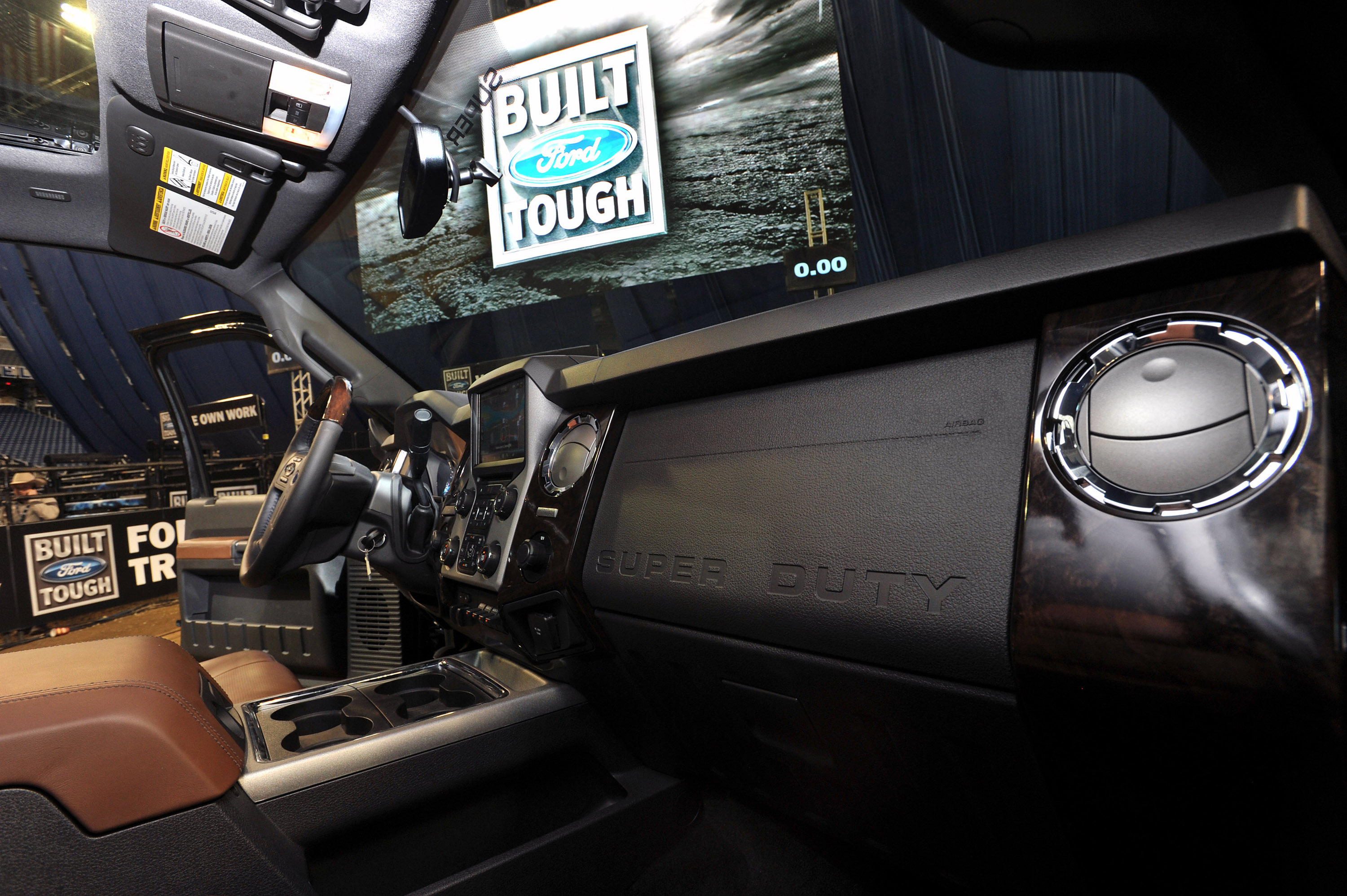 Ford Super Duty Platinum photo #41