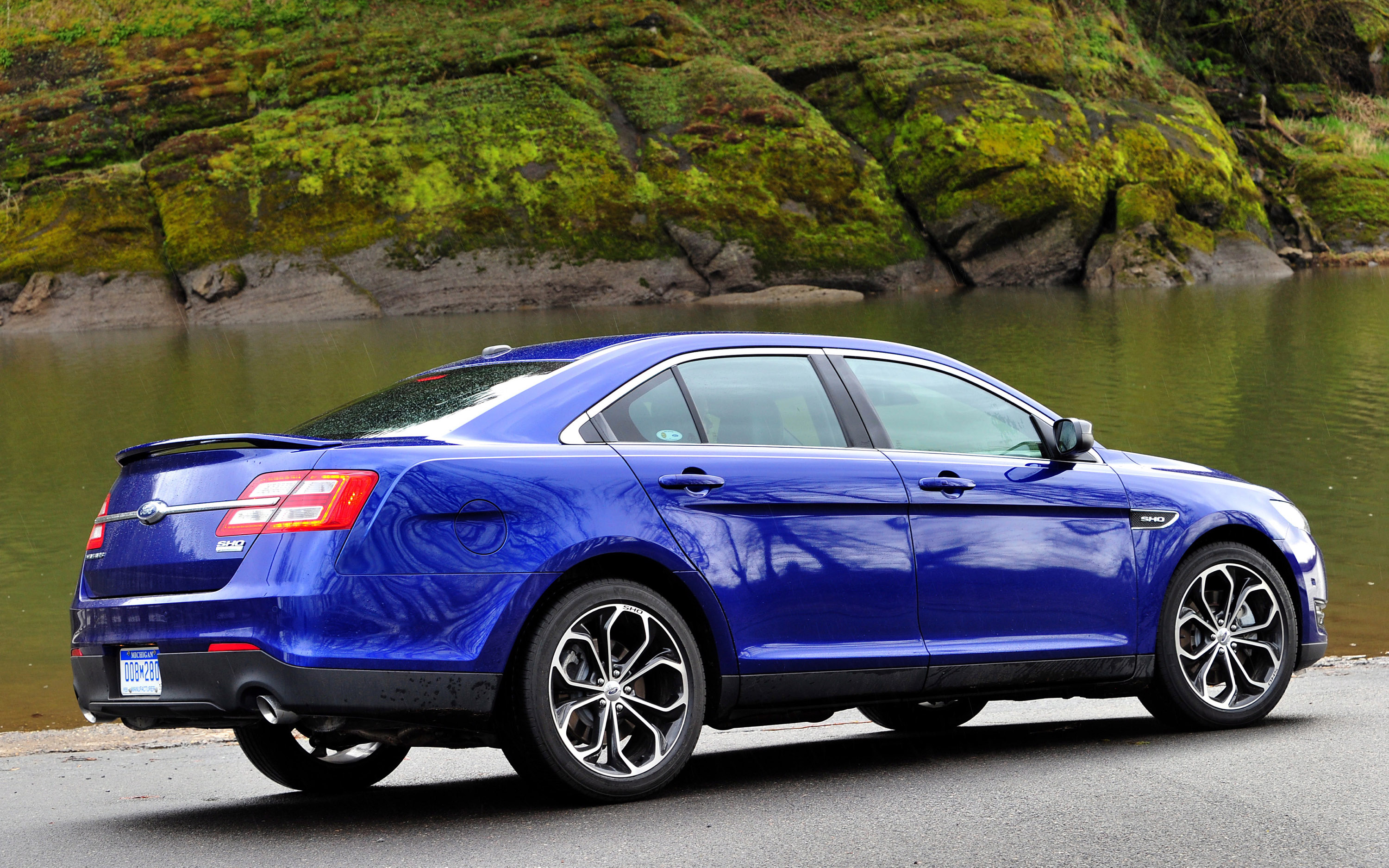 Ford Taurus SHO photo #19