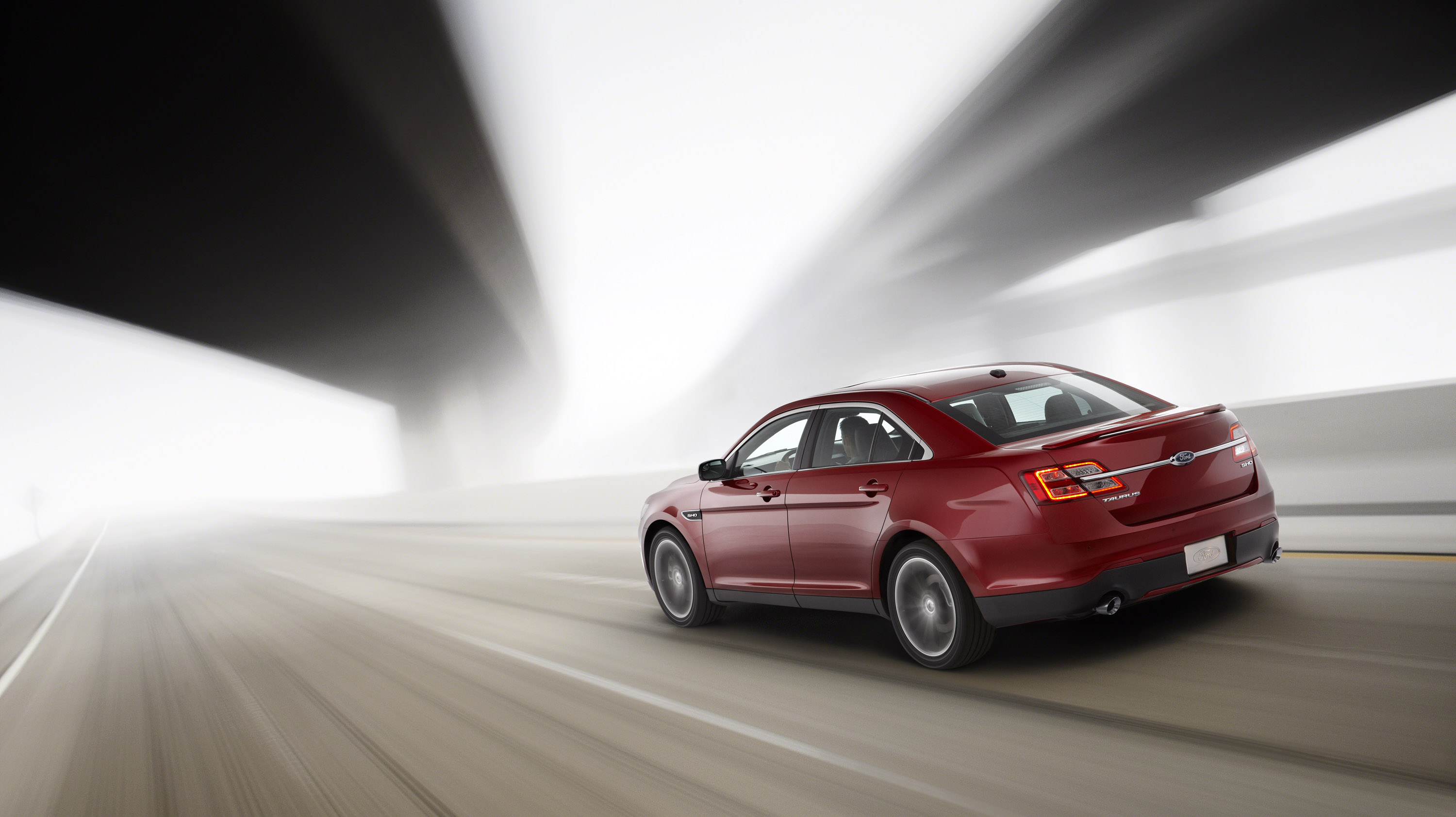 Ford Taurus SHO photo #20