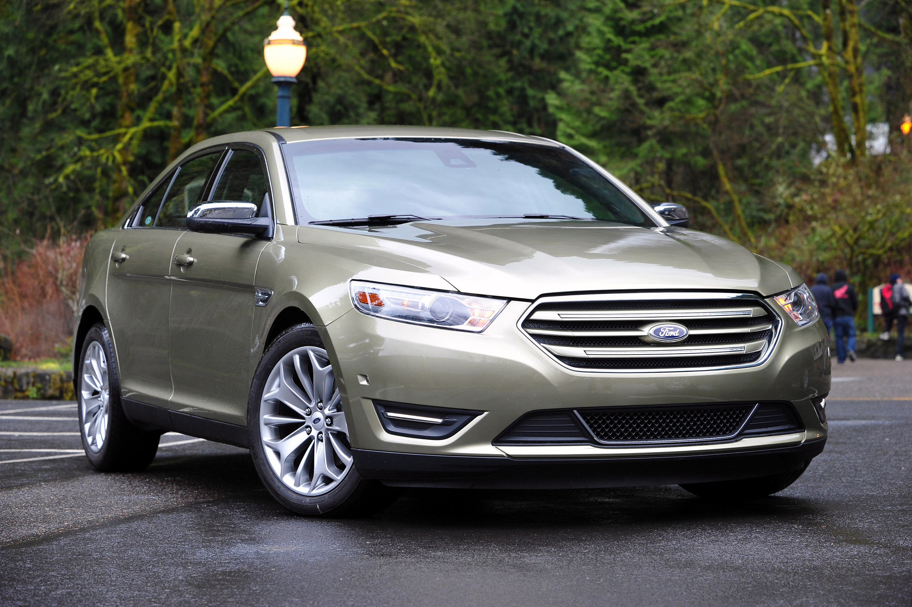 Ford Taurus photo #2