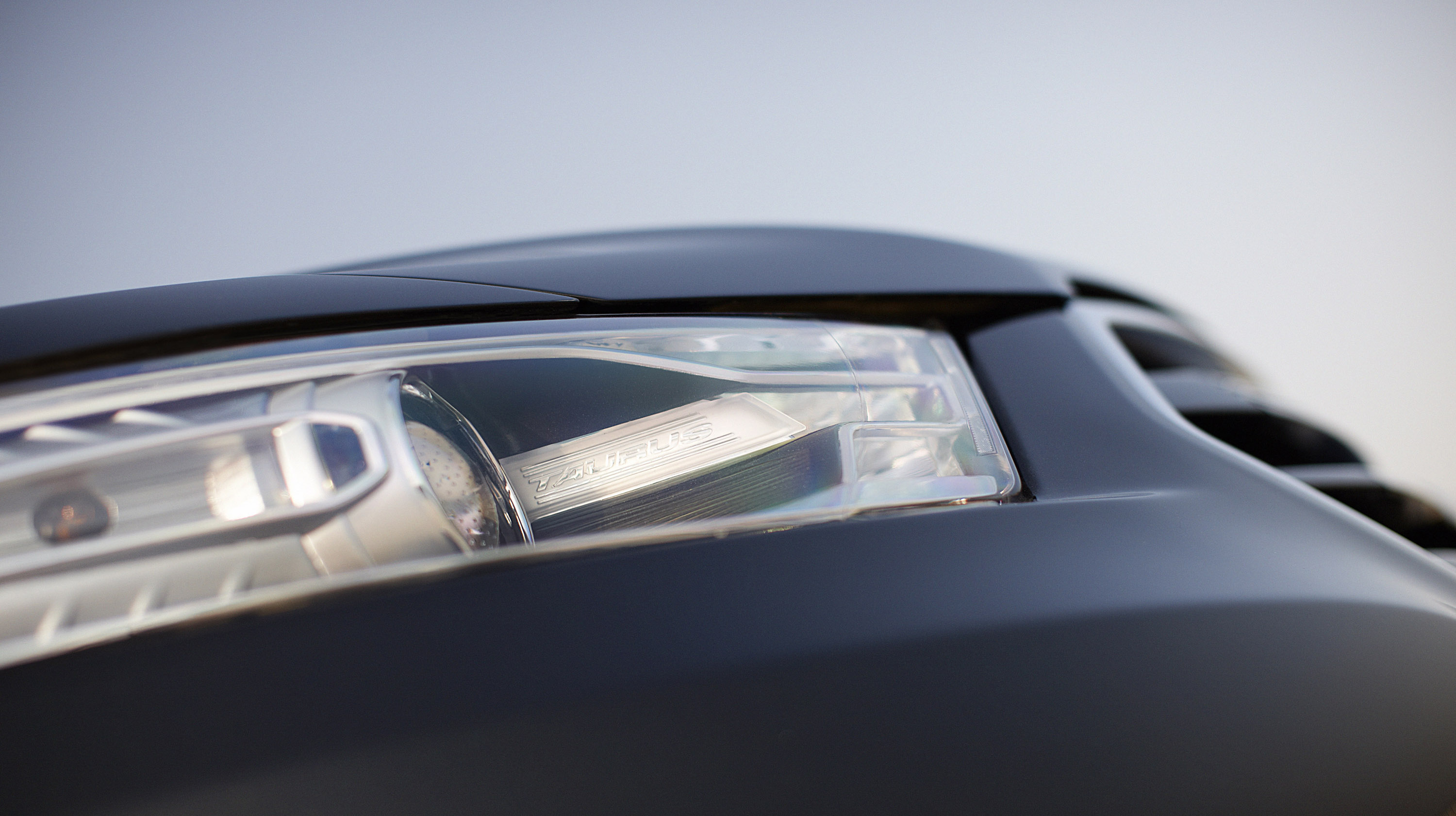 Ford Taurus photo #16