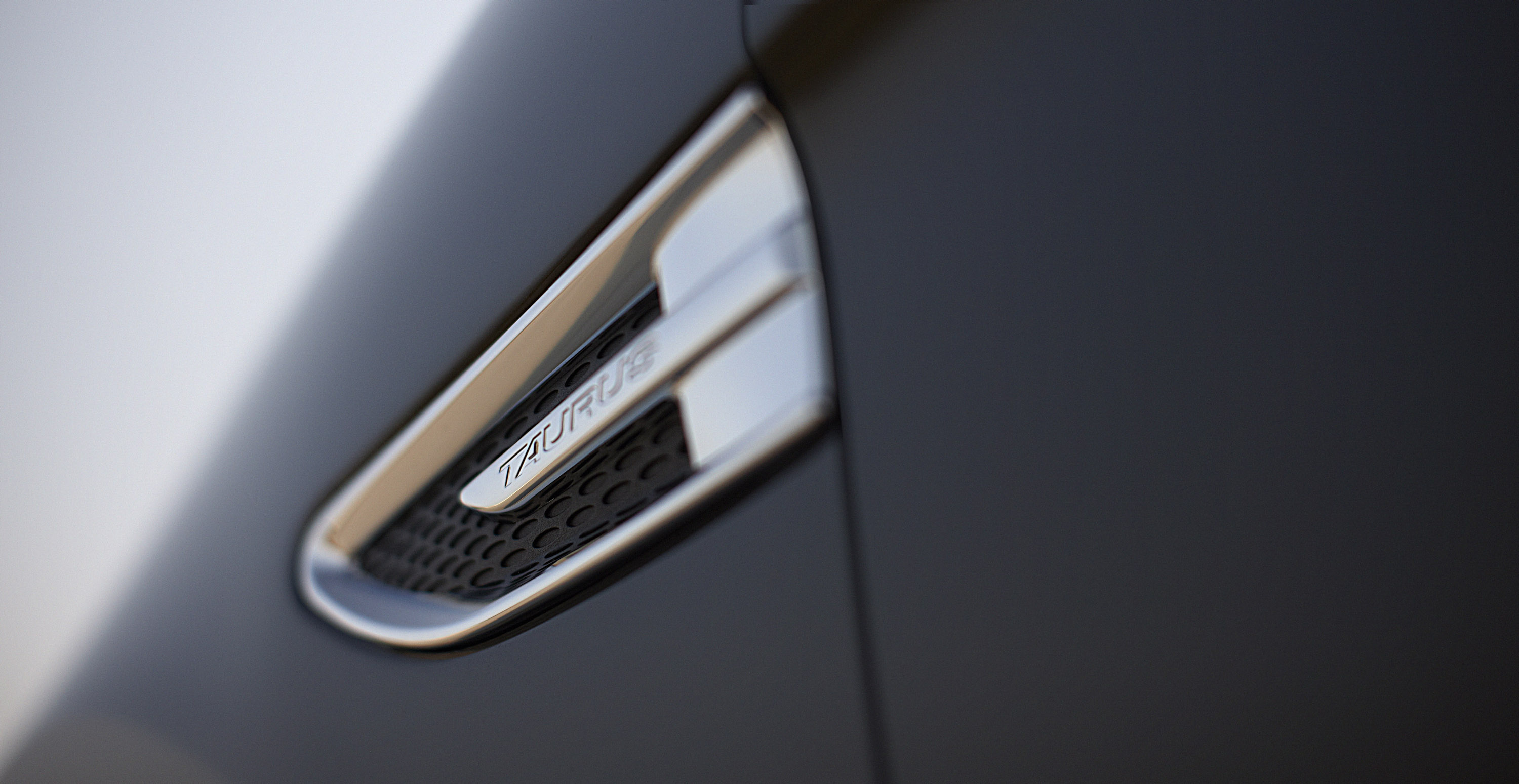Ford Taurus photo #19