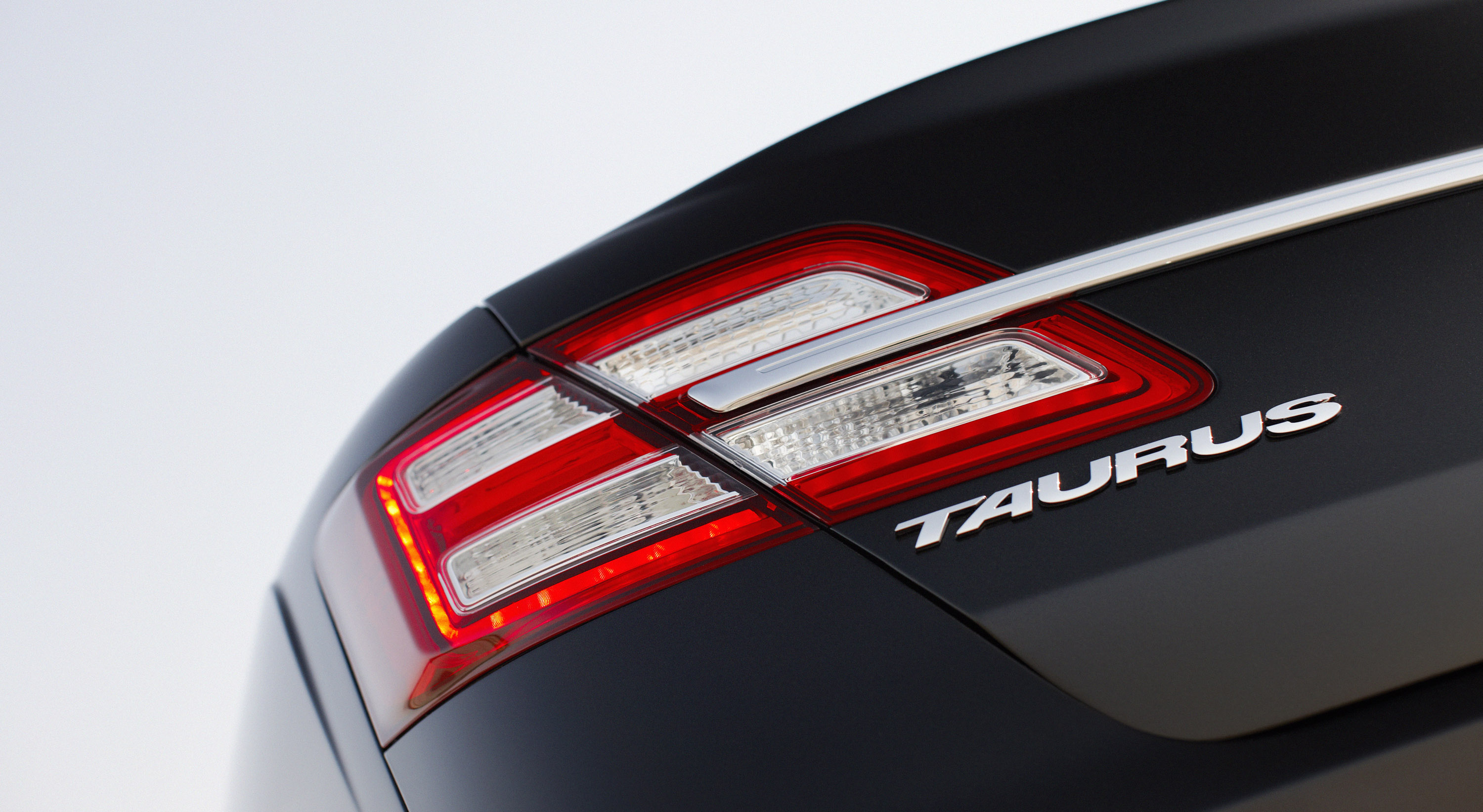 Ford Taurus photo #20