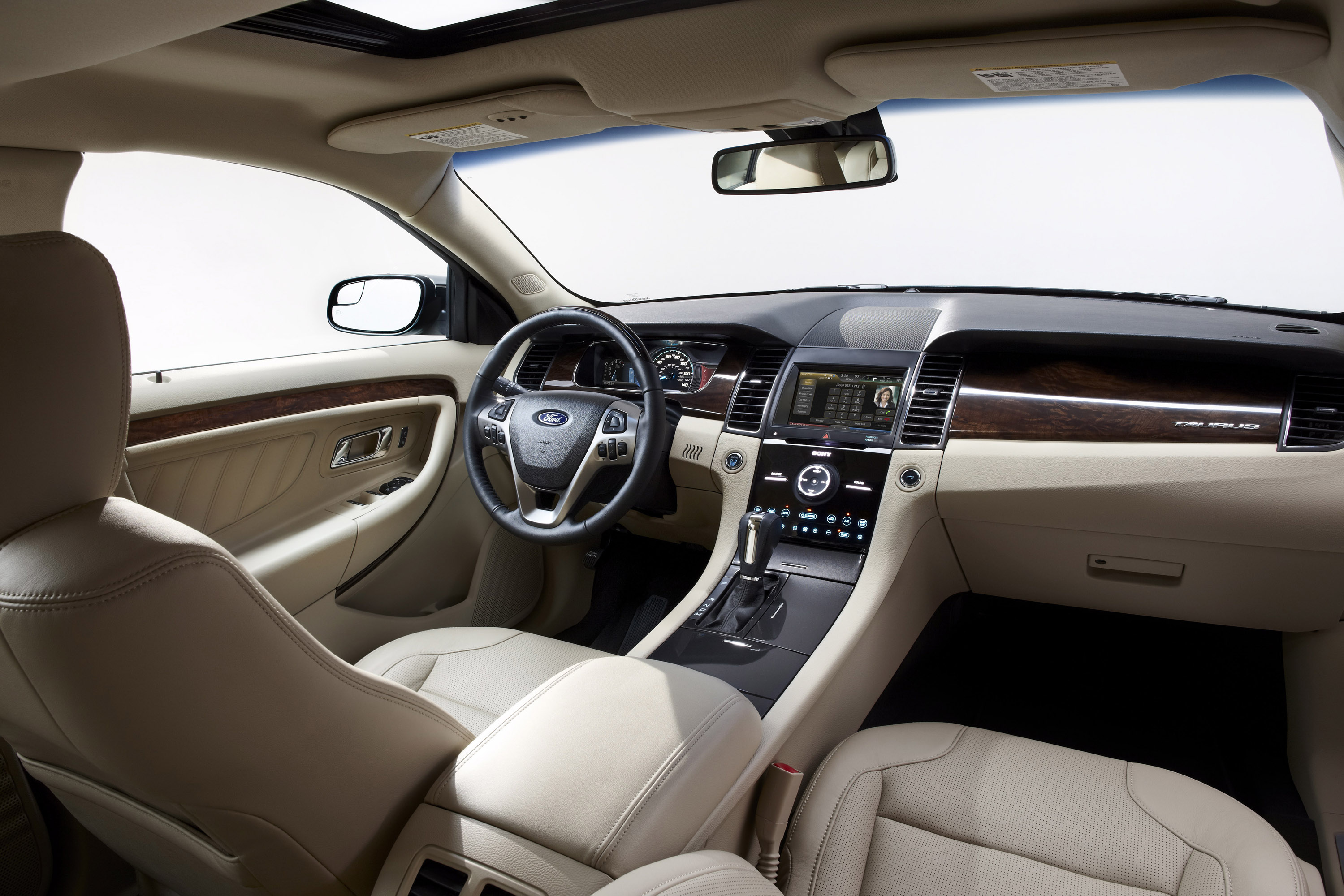 Ford Taurus photo #24