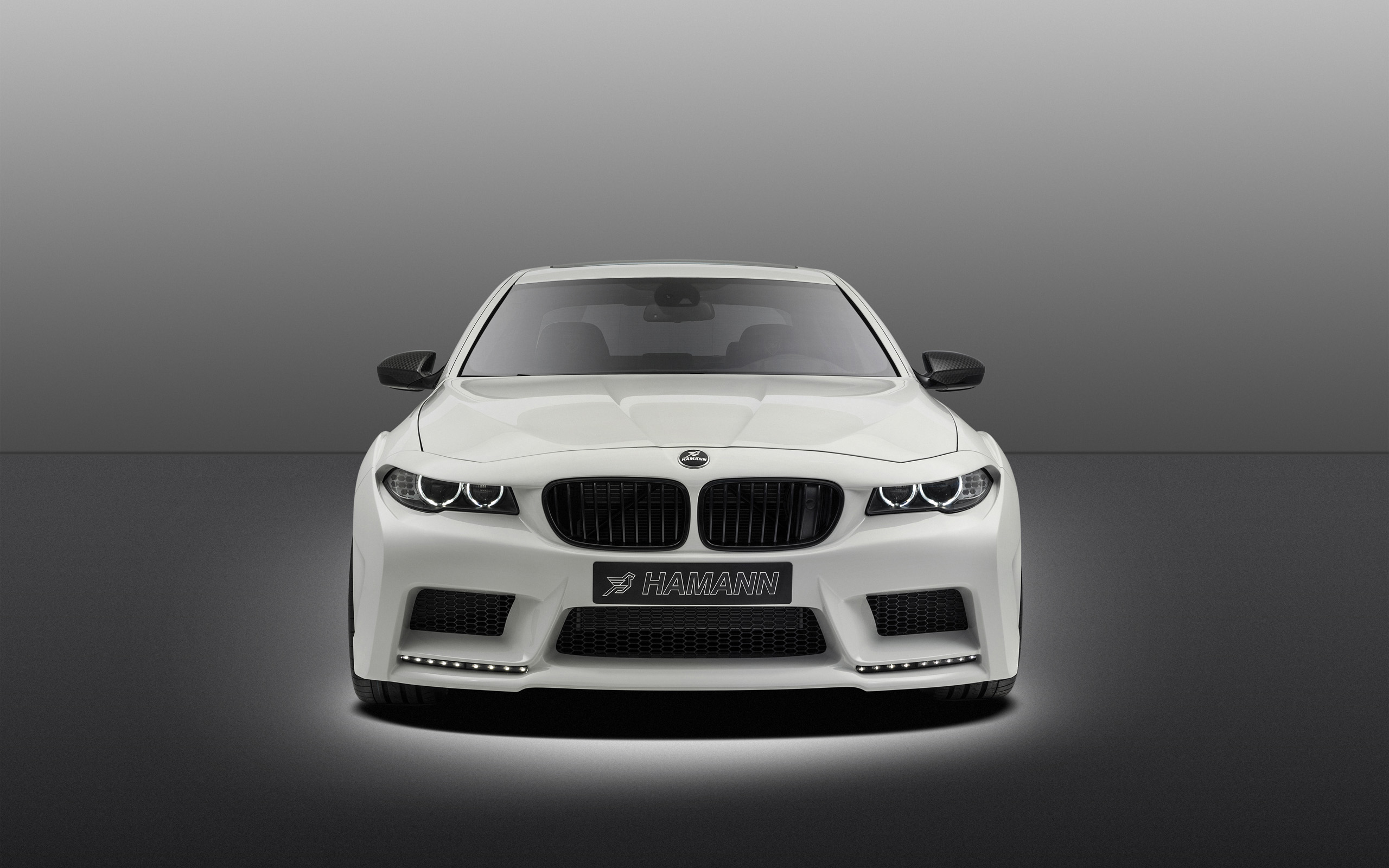 BMW m5 f10 белая обои