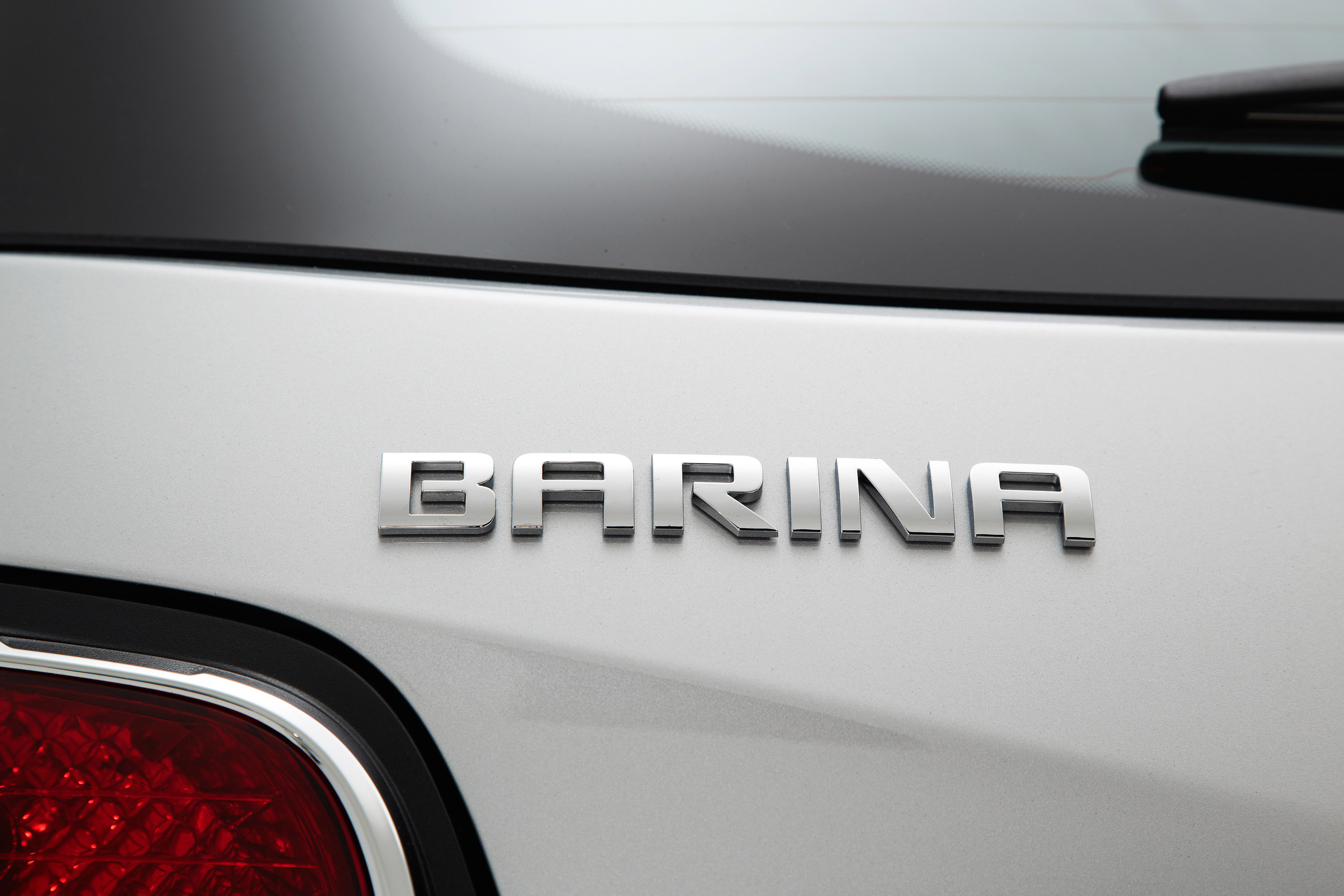 Holden Barina Hatch photo #18
