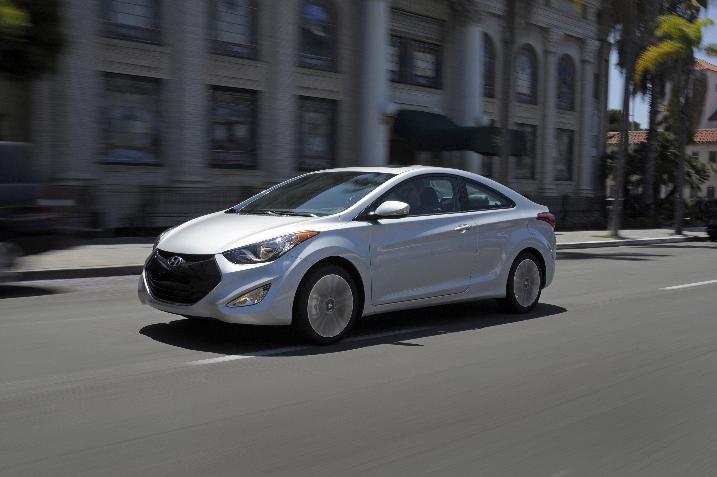 Hyundai Elantra Coupe photo #1