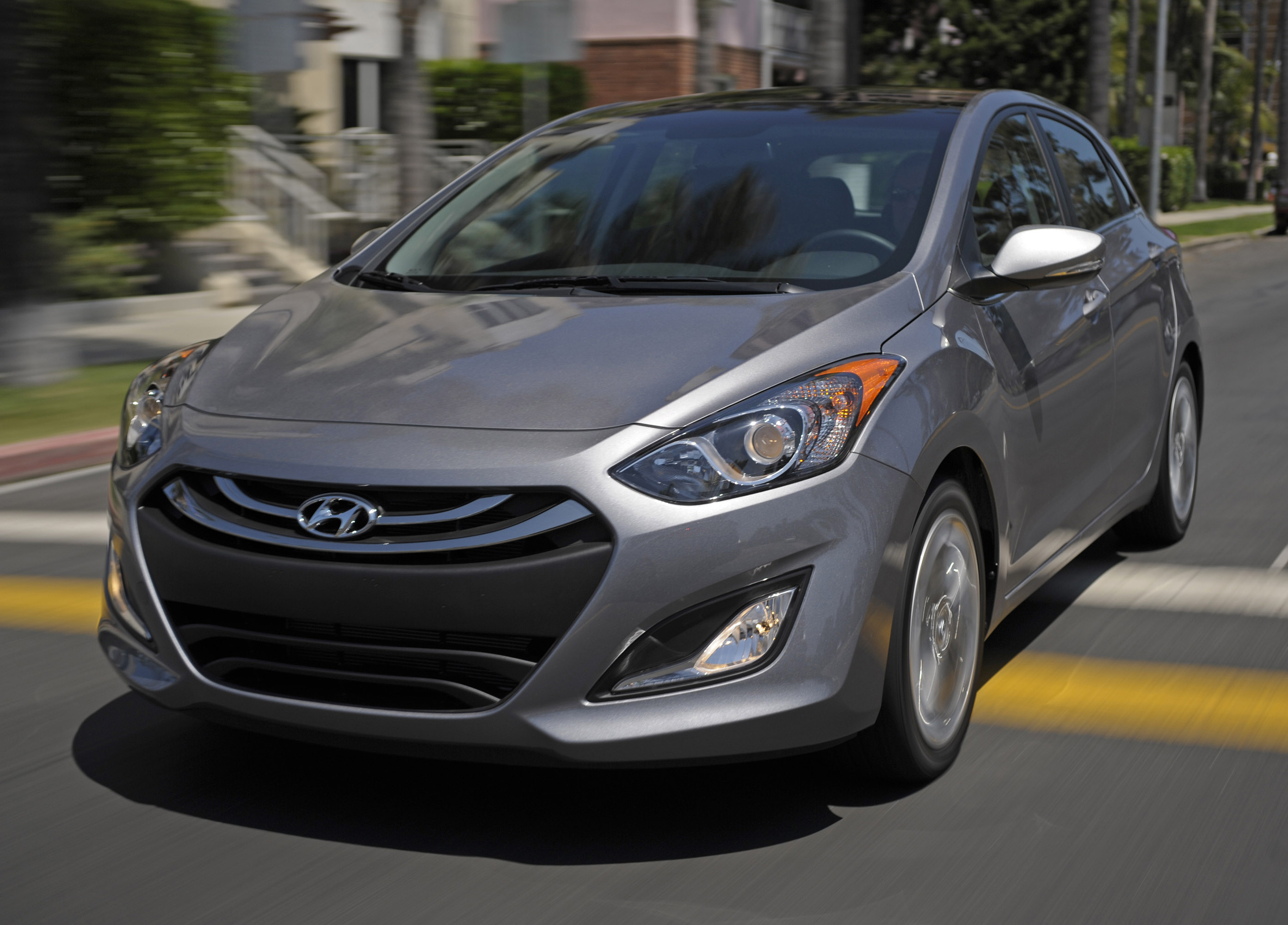 Hyundai Elantra GT photo #1