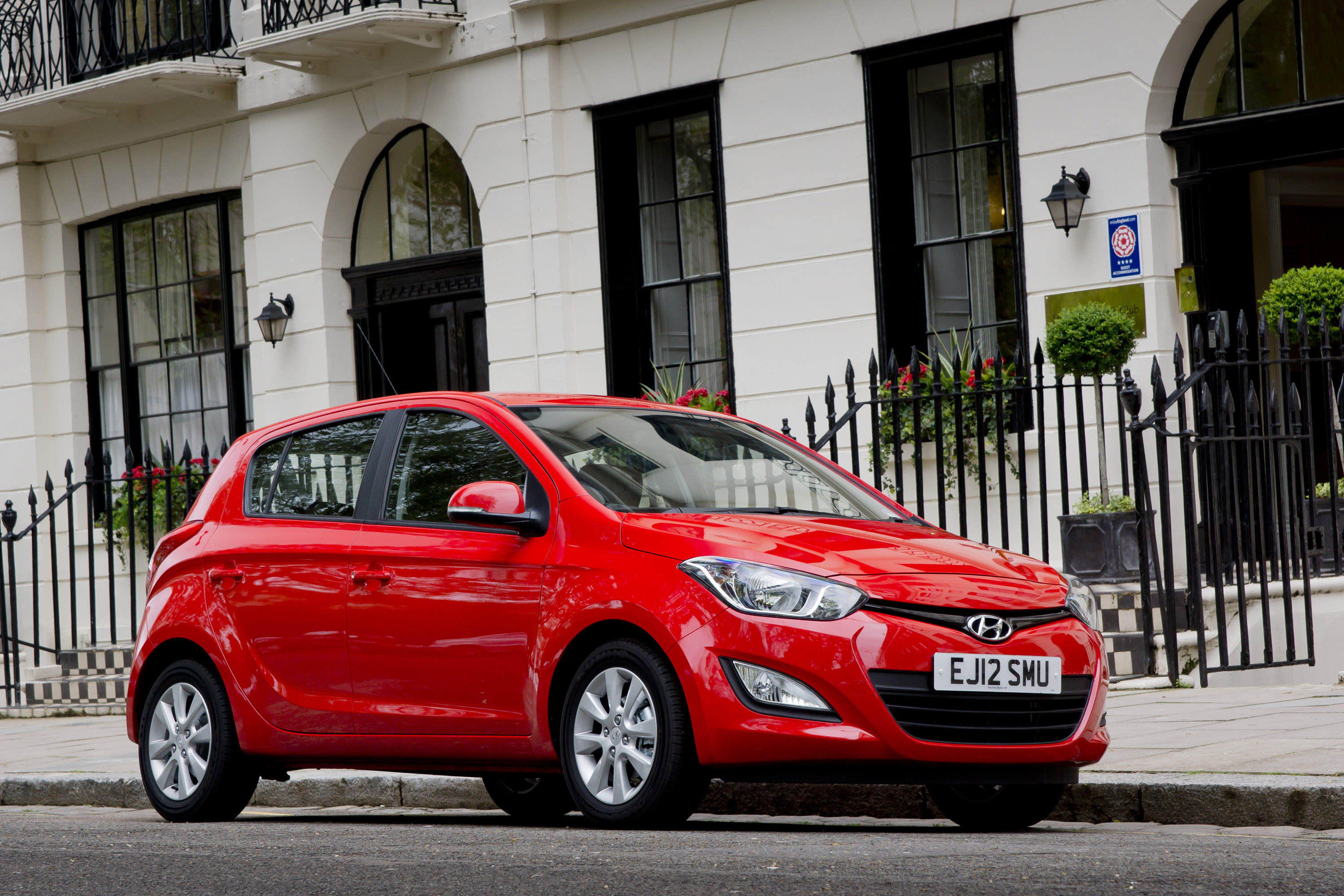 Hyundai i20 photo #2