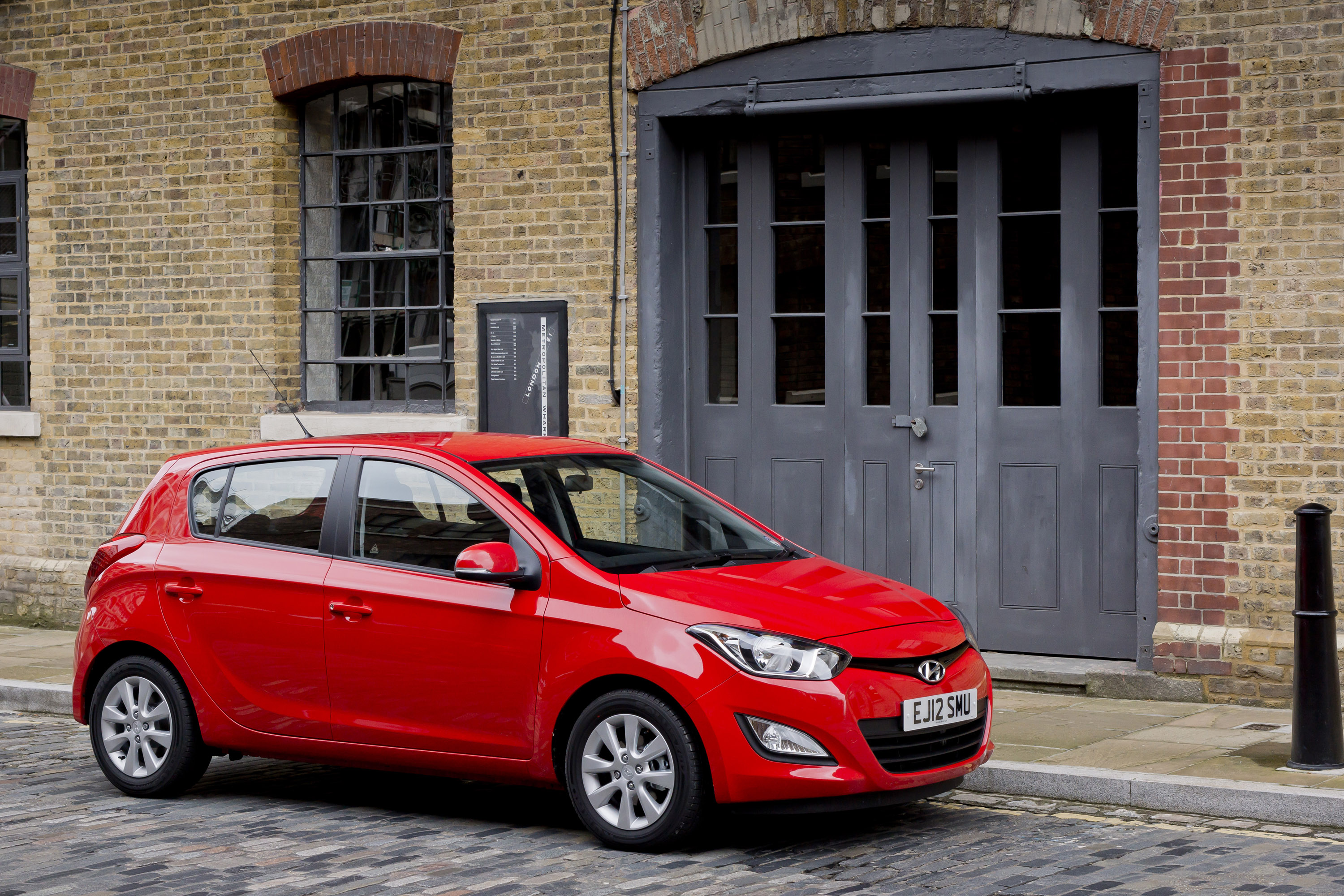 Hyundai i20 photo #25