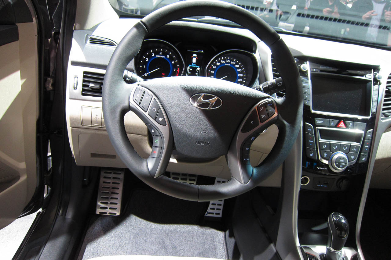 Hyundai i30 Wagon photo #21