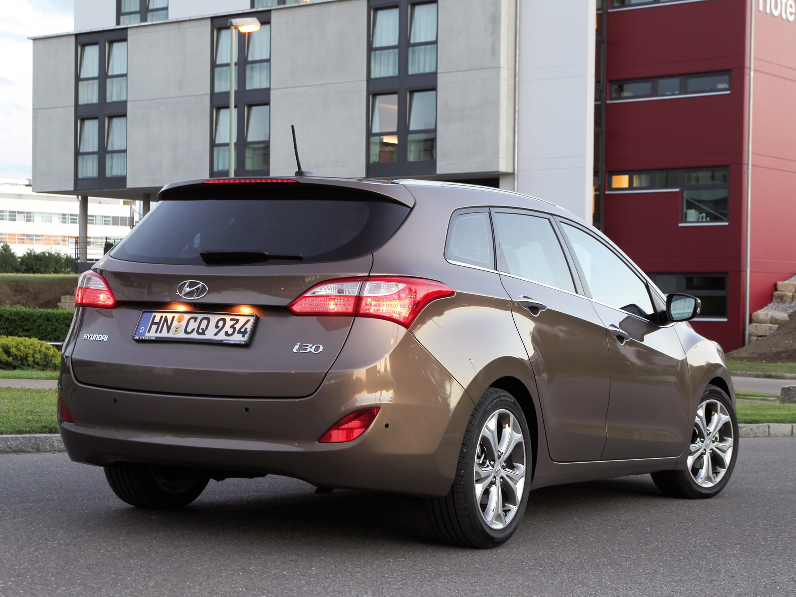 Hyundai i30 Wagon photo #23