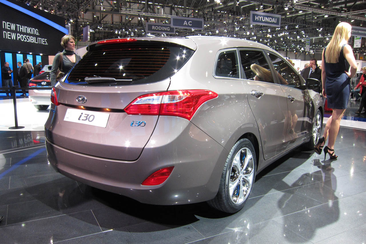 Hyundai i30 Wagon photo #26