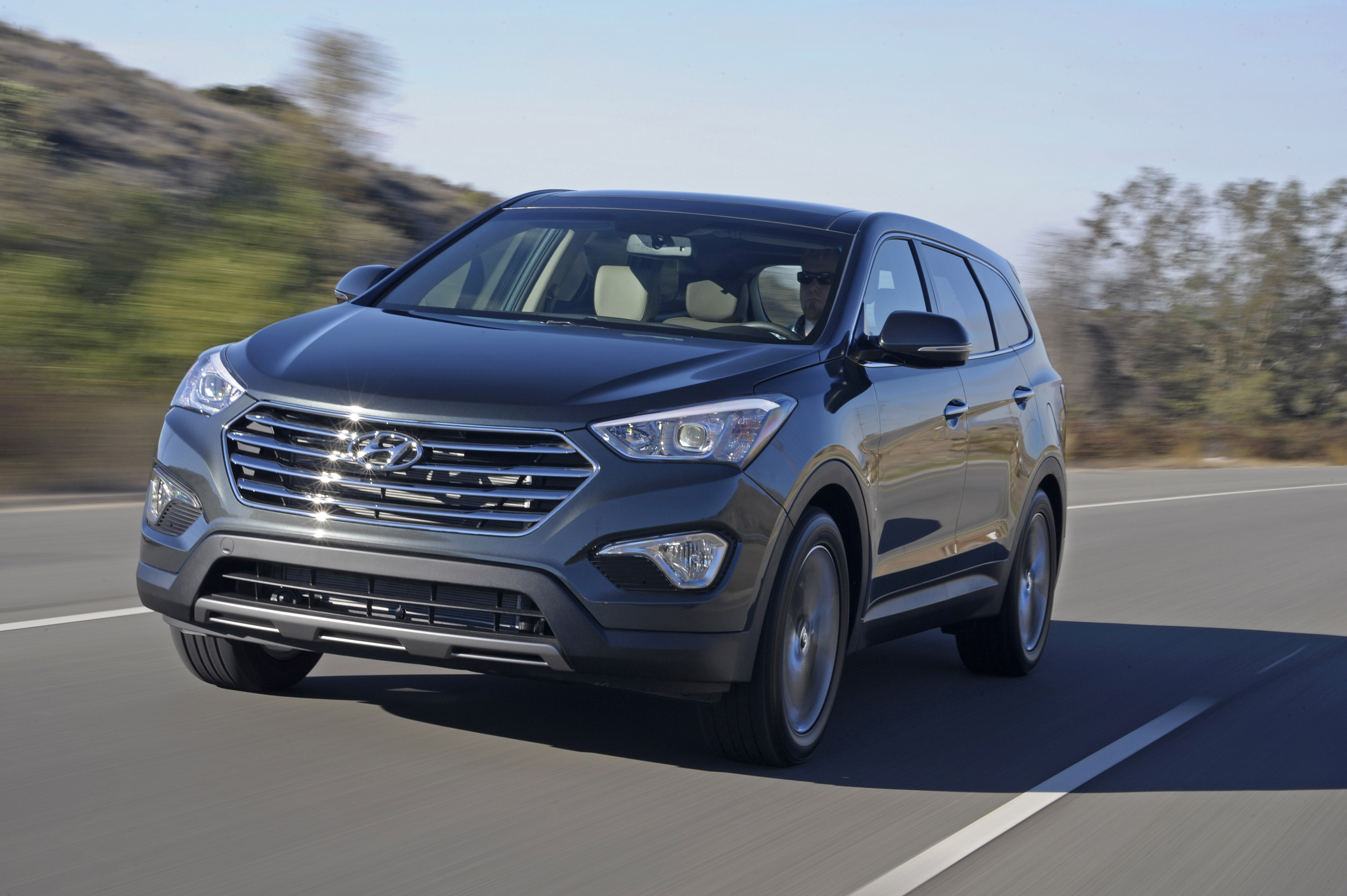 Hyundai Santa Fe LWB photo #1