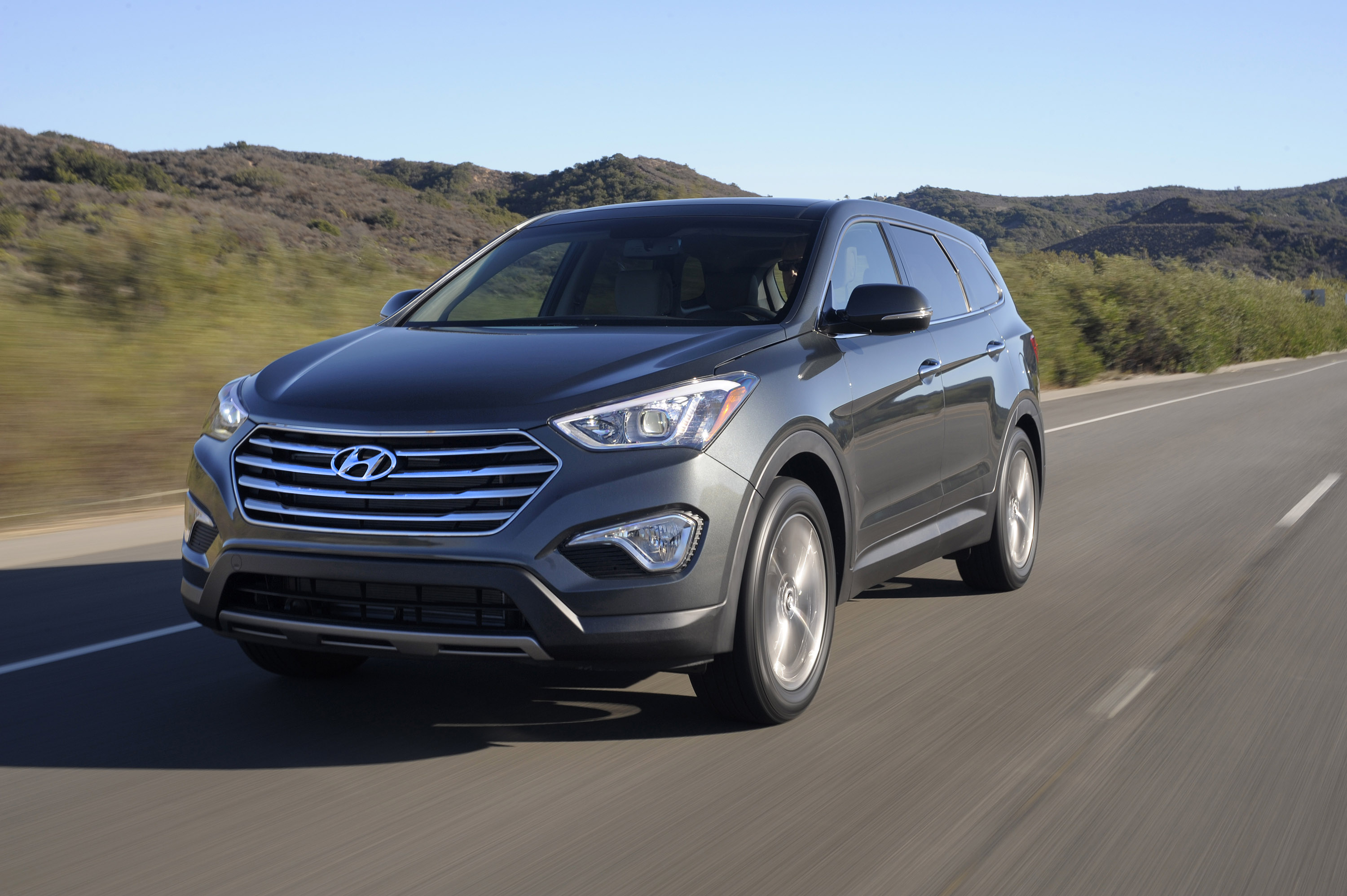 Hyundai Santa Fe LWB photo #2