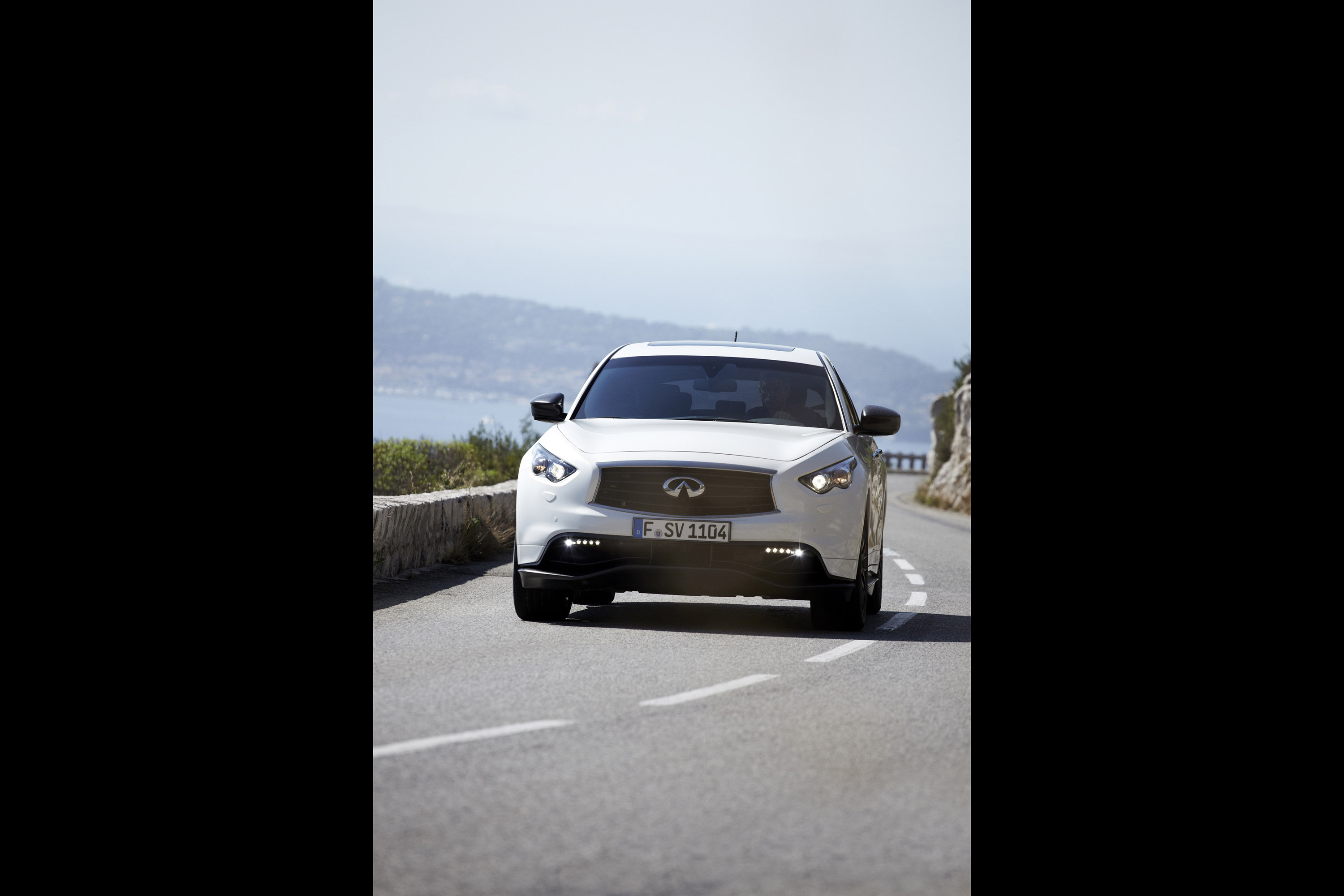 Infiniti FX Vettel Edition photo #17