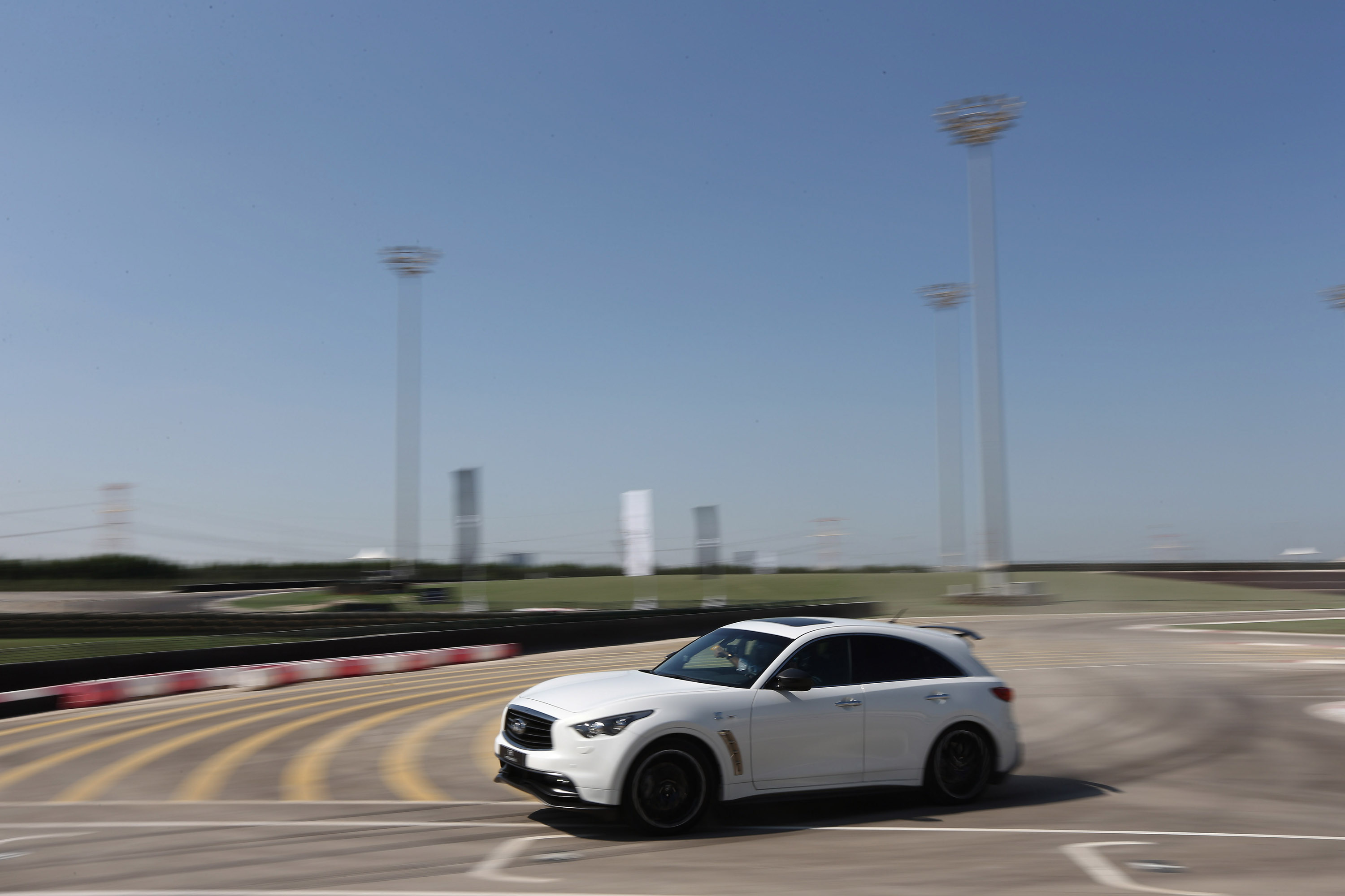 Infiniti FX Vettel Edition photo #21
