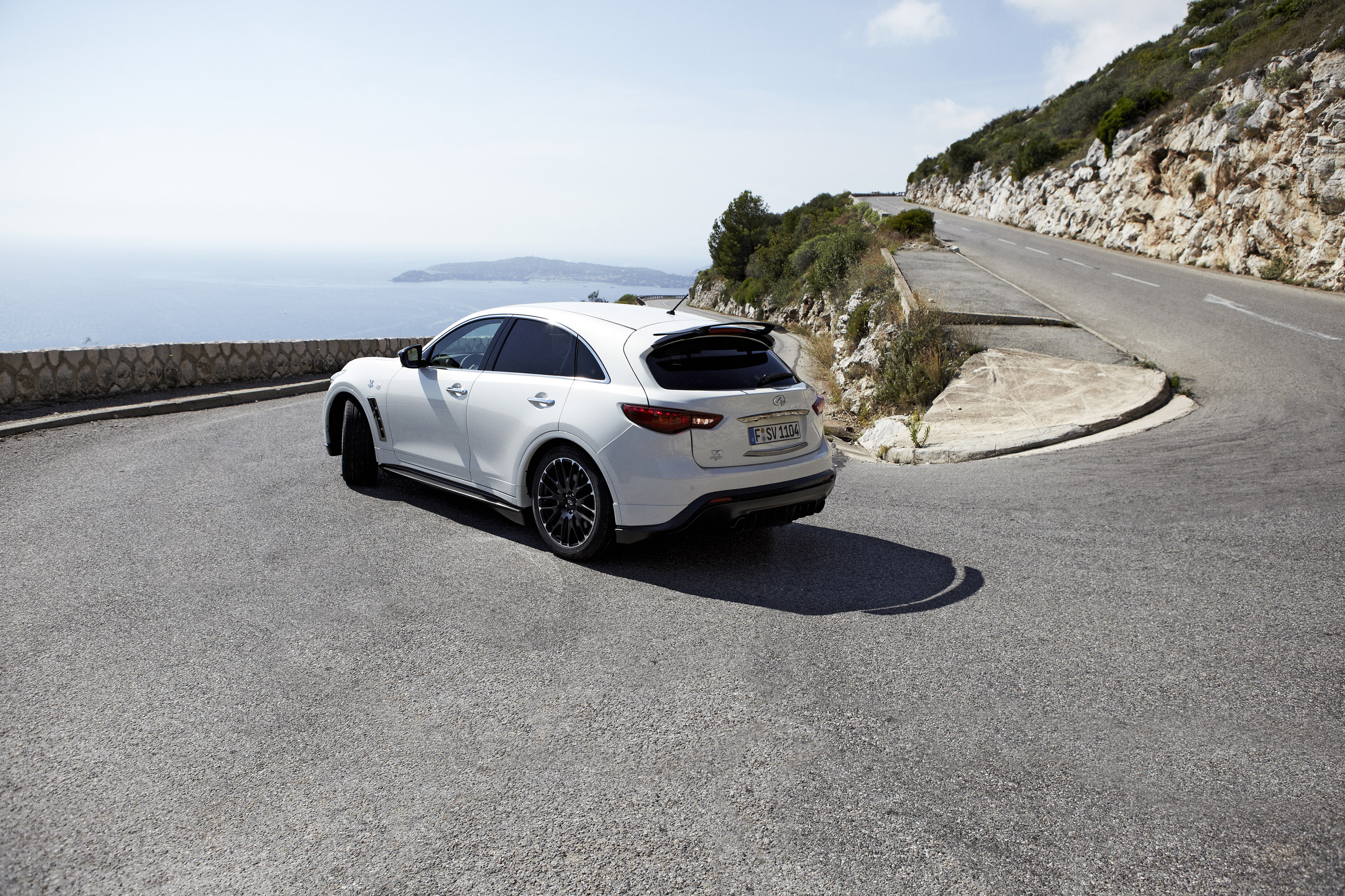 Infiniti FX Vettel Edition photo #30