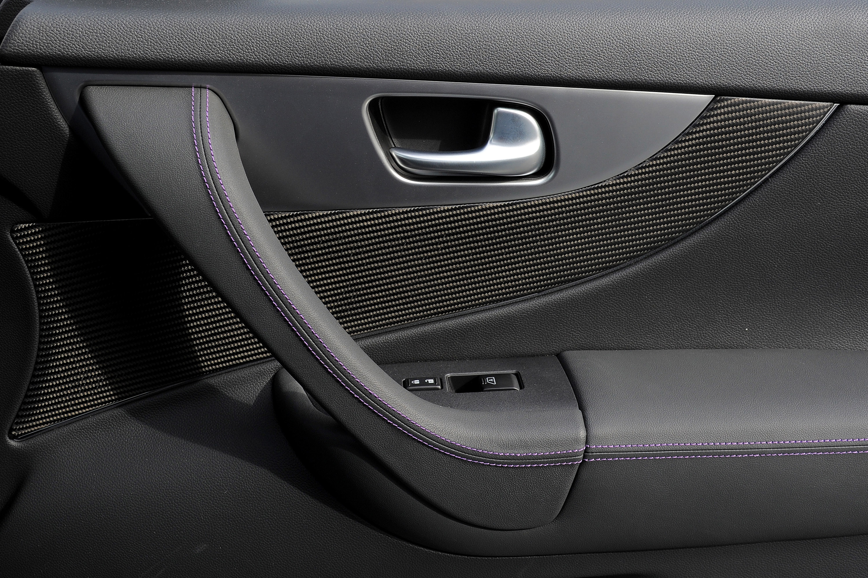 Infiniti FX Vettel Edition photo #49