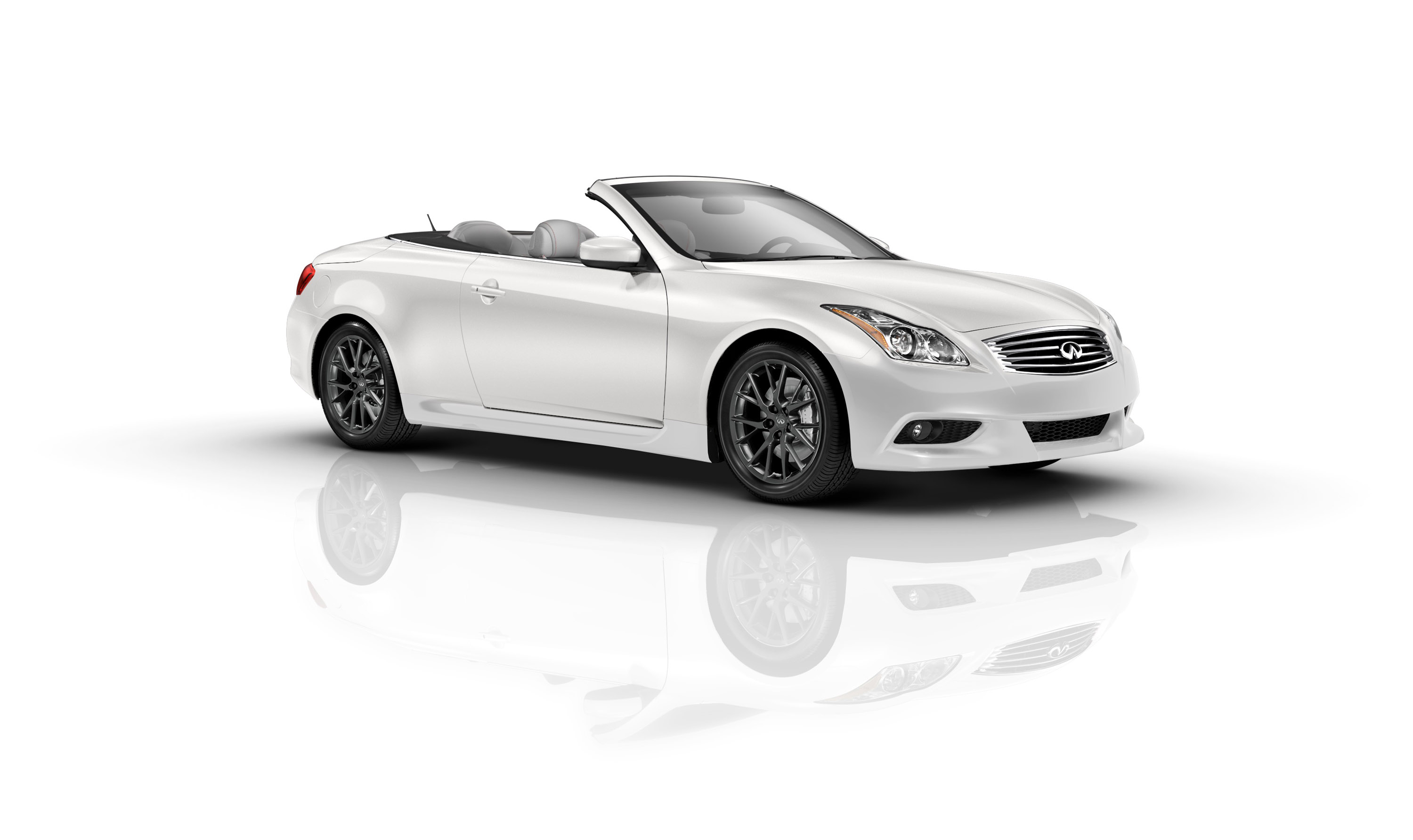 Infiniti IPL G Convertible photo #11