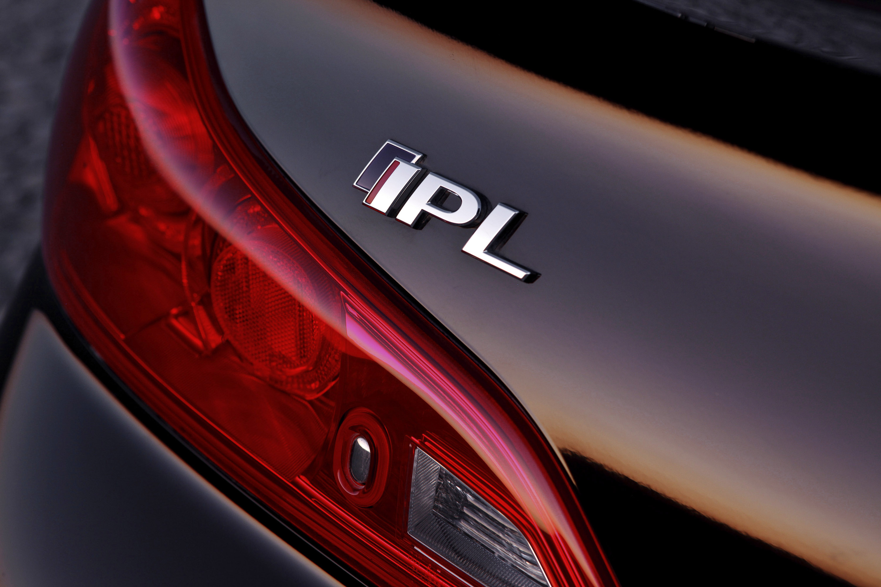 Infiniti IPL G Convertible photo #24