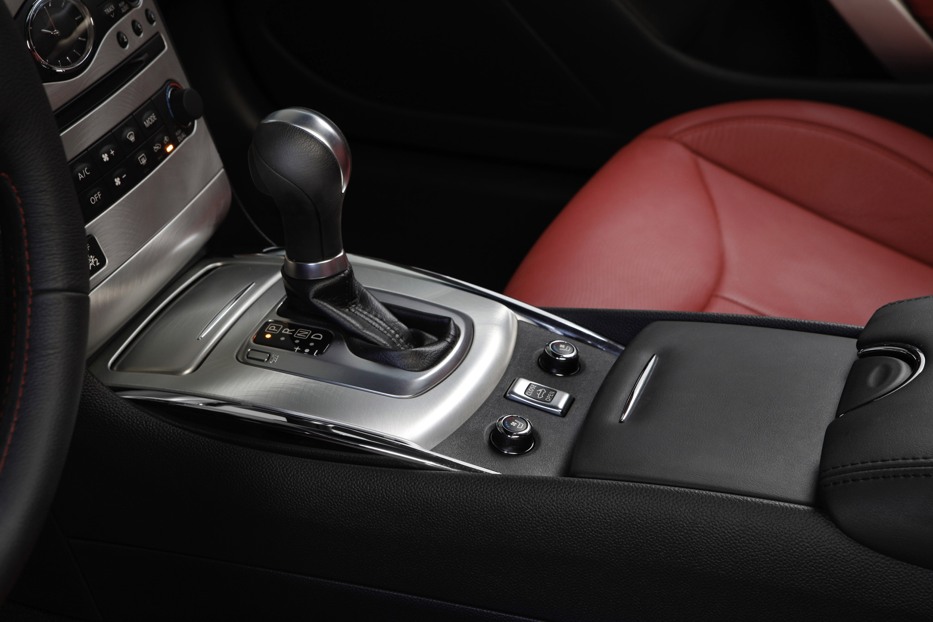 Infiniti IPL G Convertible photo #30