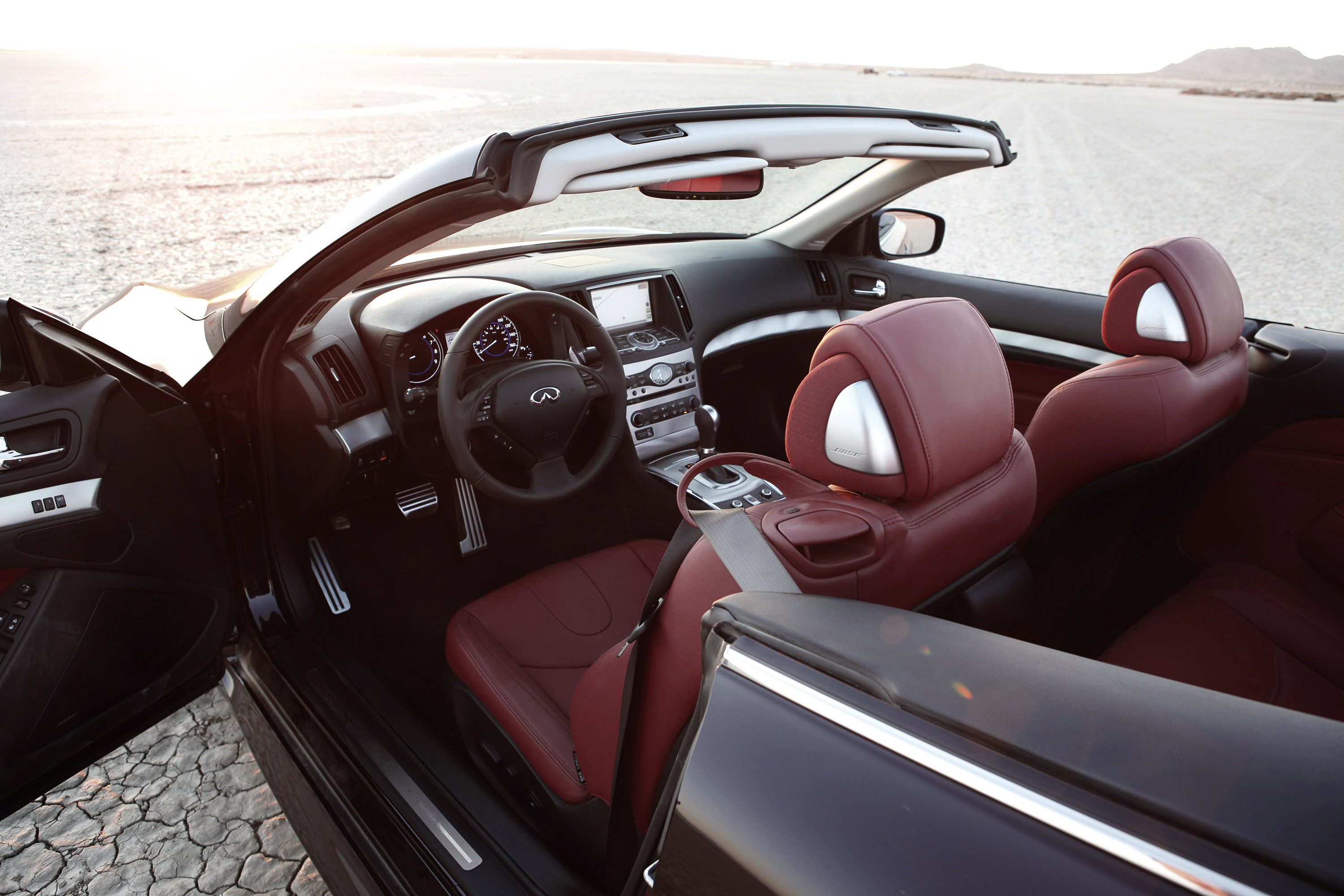 Infiniti IPL G Convertible photo #34