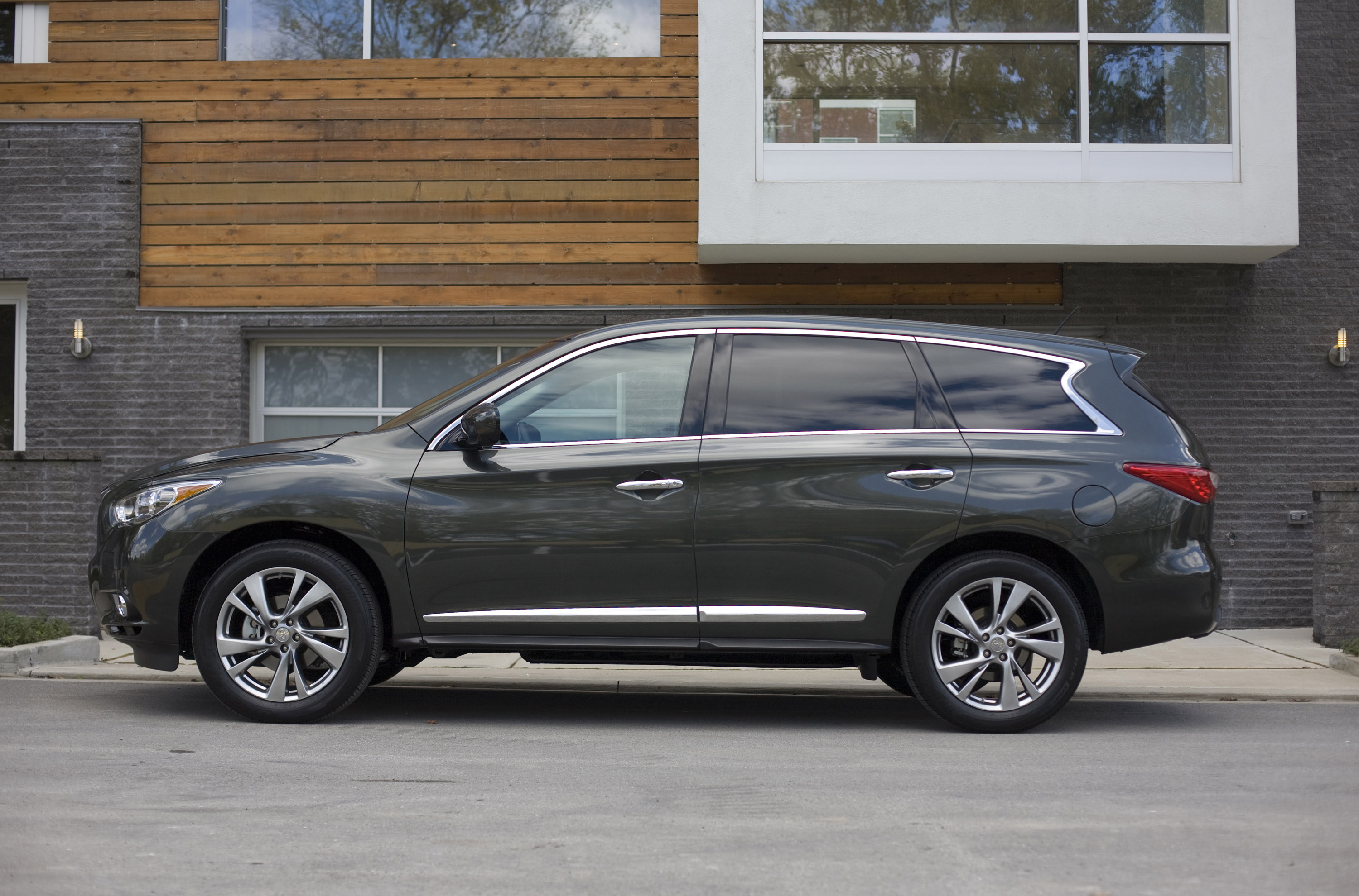 Infiniti JX photo #18
