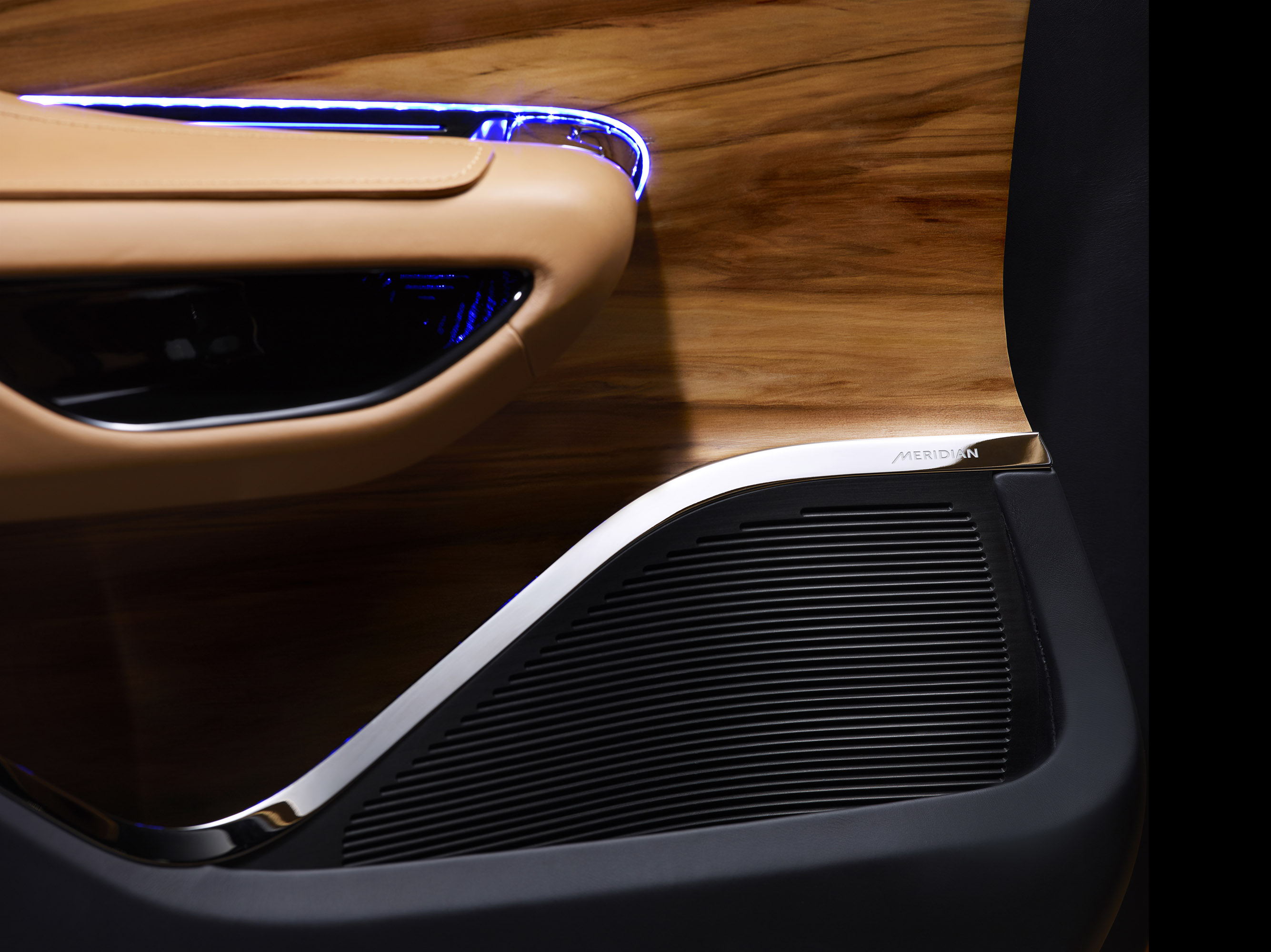 Jaguar C-X17 5-Seater Concept photo #20