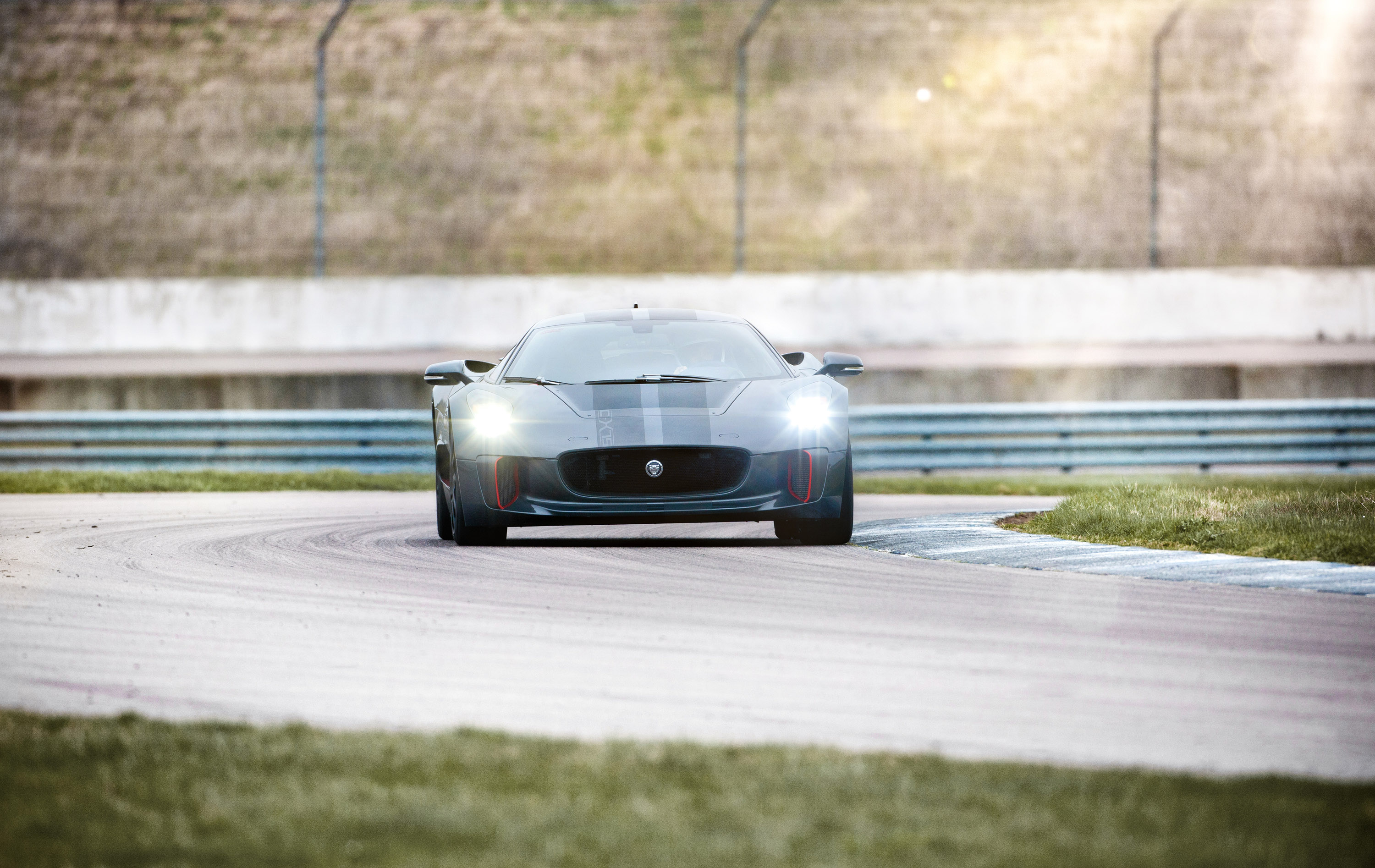 Jaguar C-X75 Concept photo #17