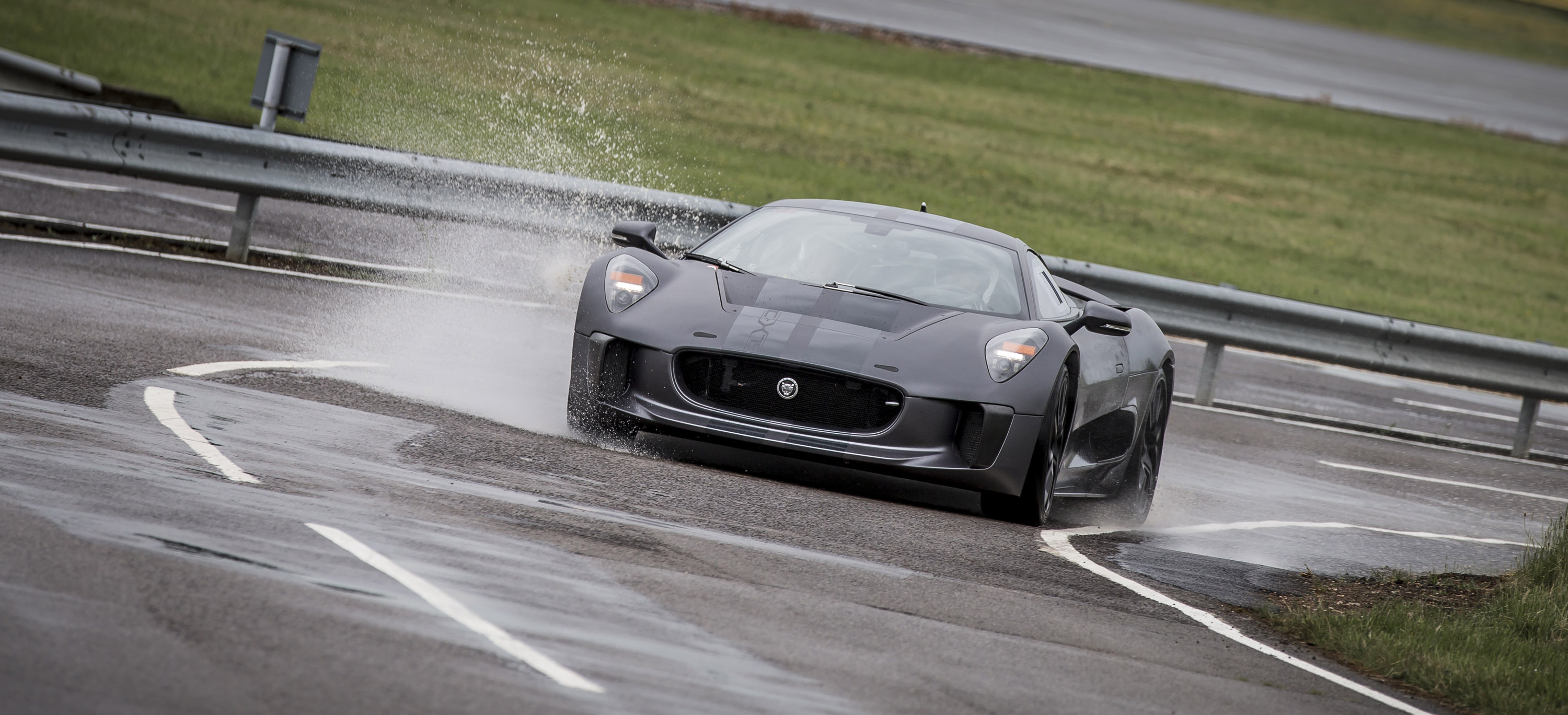Jaguar C-X75 Concept photo #19