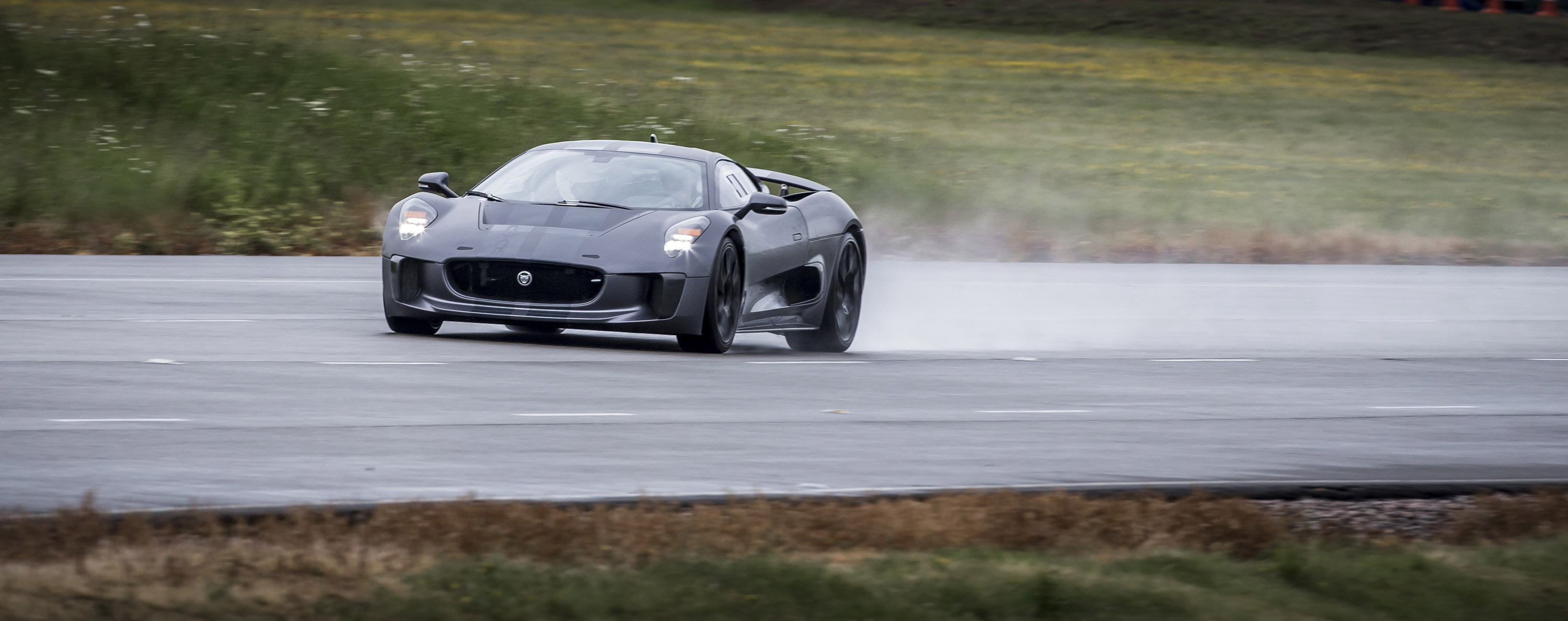 Jaguar C-X75 Concept photo #25