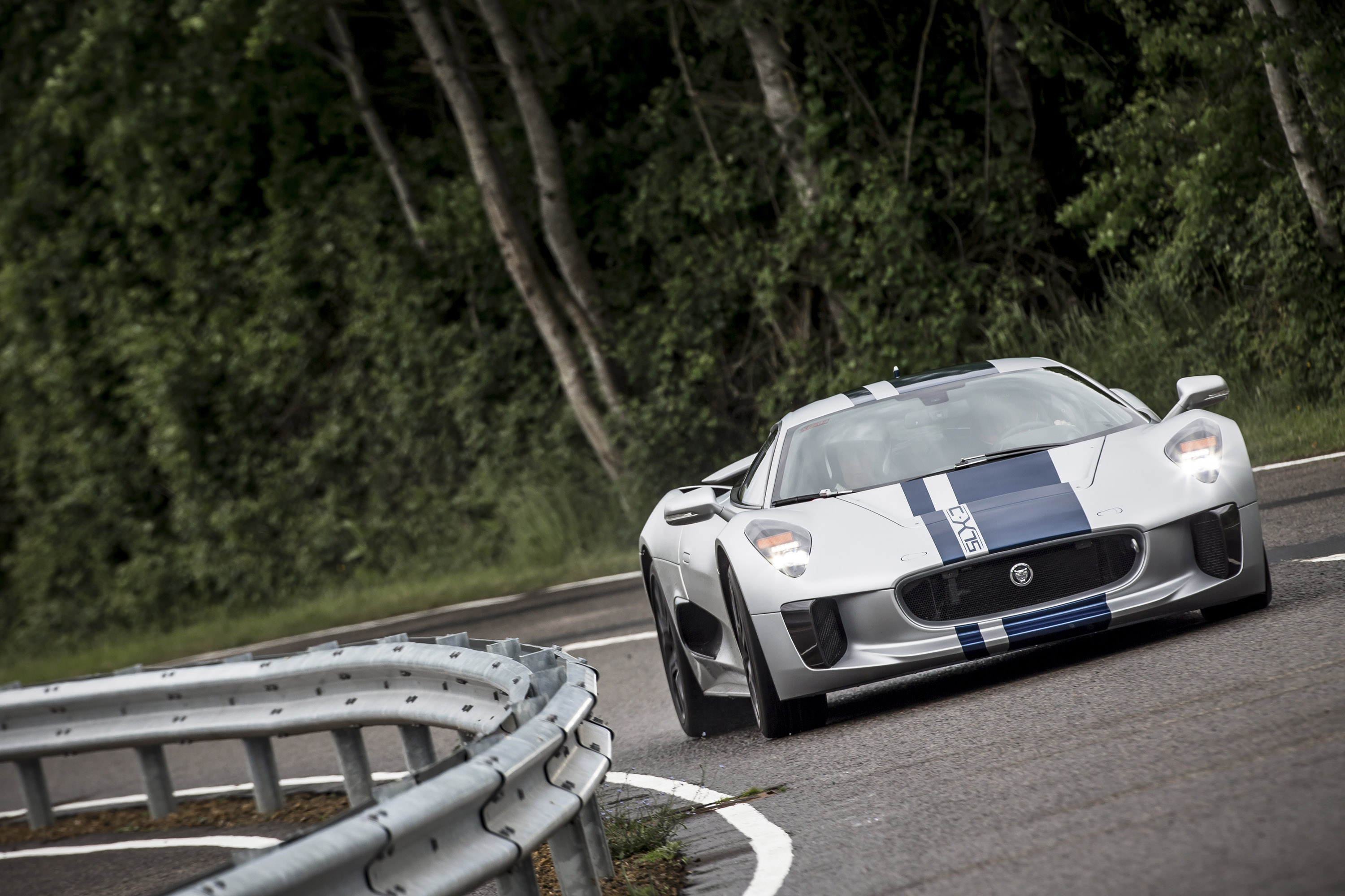 Jaguar C-X75 Concept photo #27