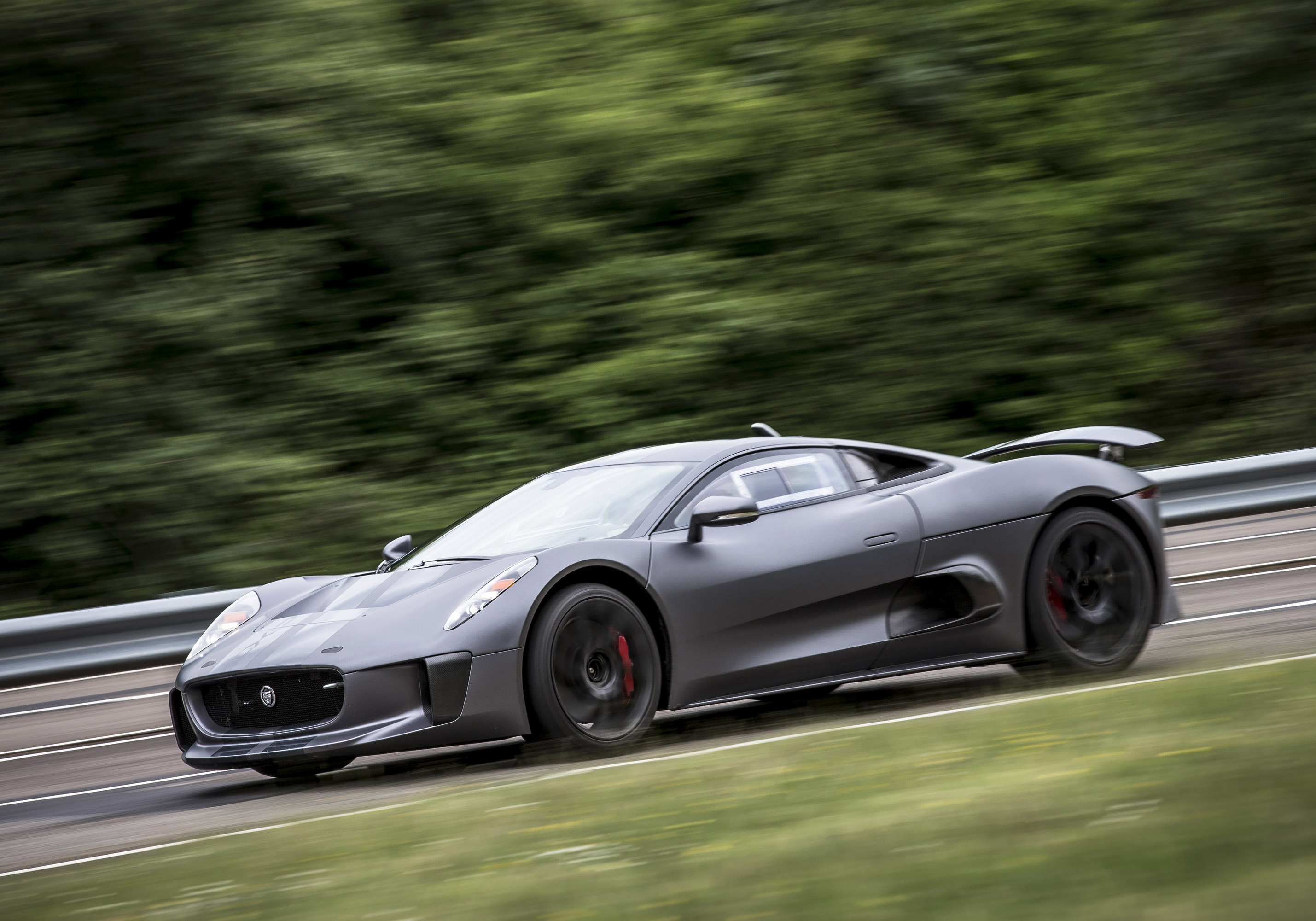 Jaguar C-X75 Concept photo #31