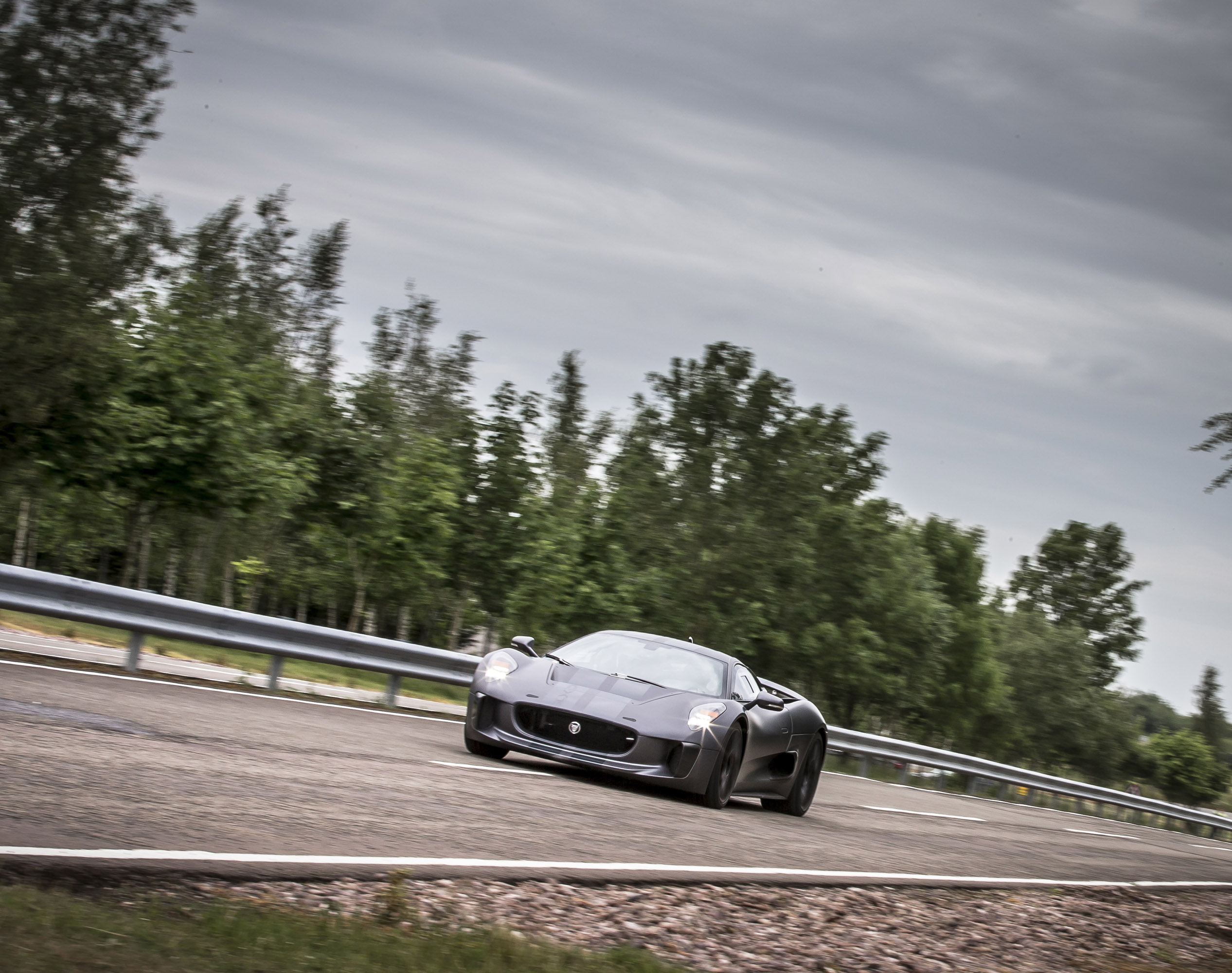Jaguar C-X75 Concept photo #32