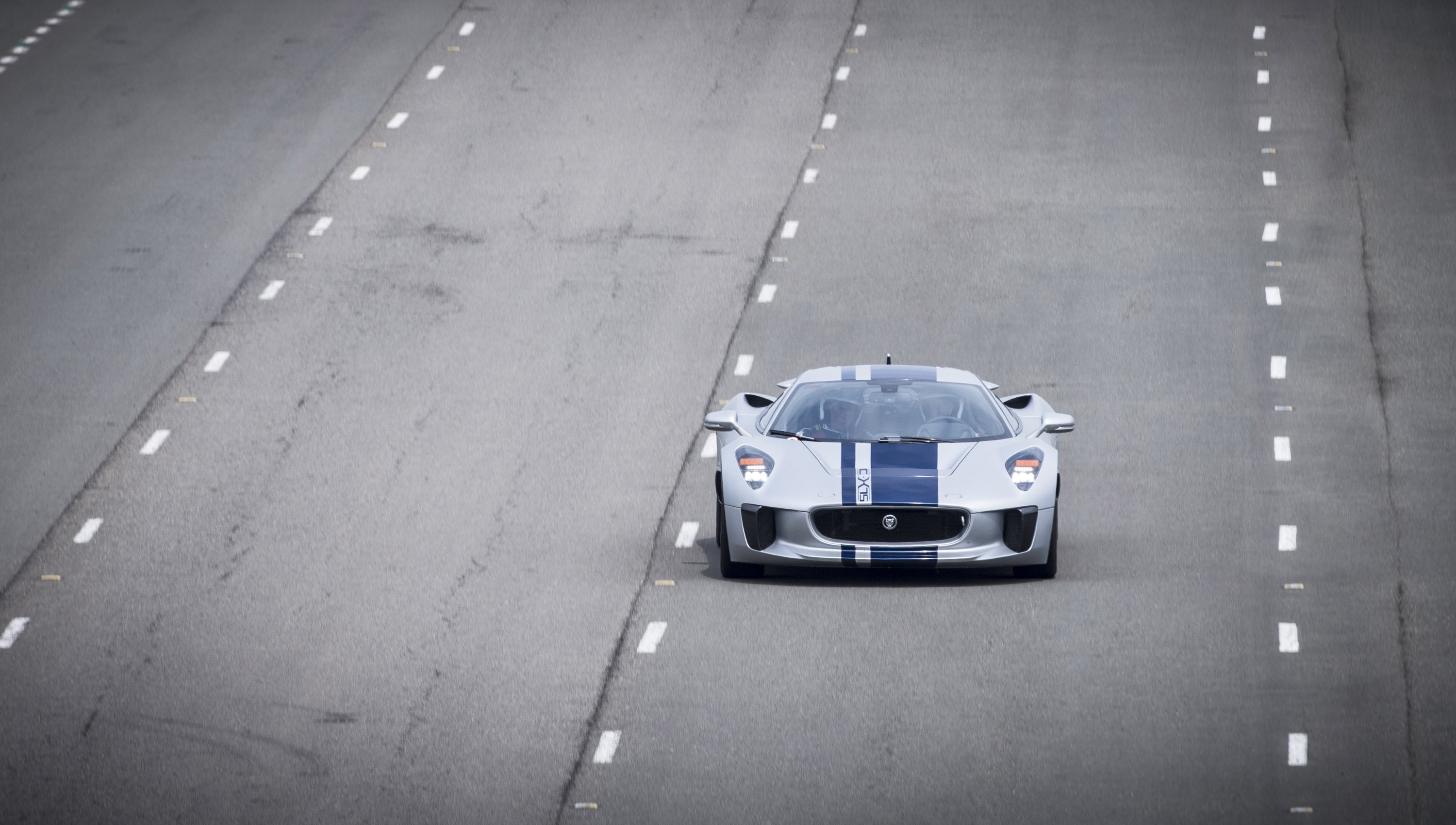 Jaguar C-X75 Concept photo #34