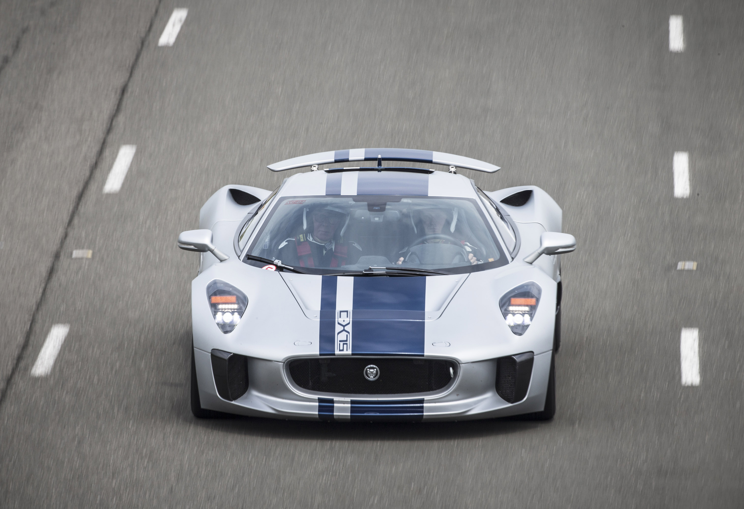 Jaguar C-X75 Concept photo #35